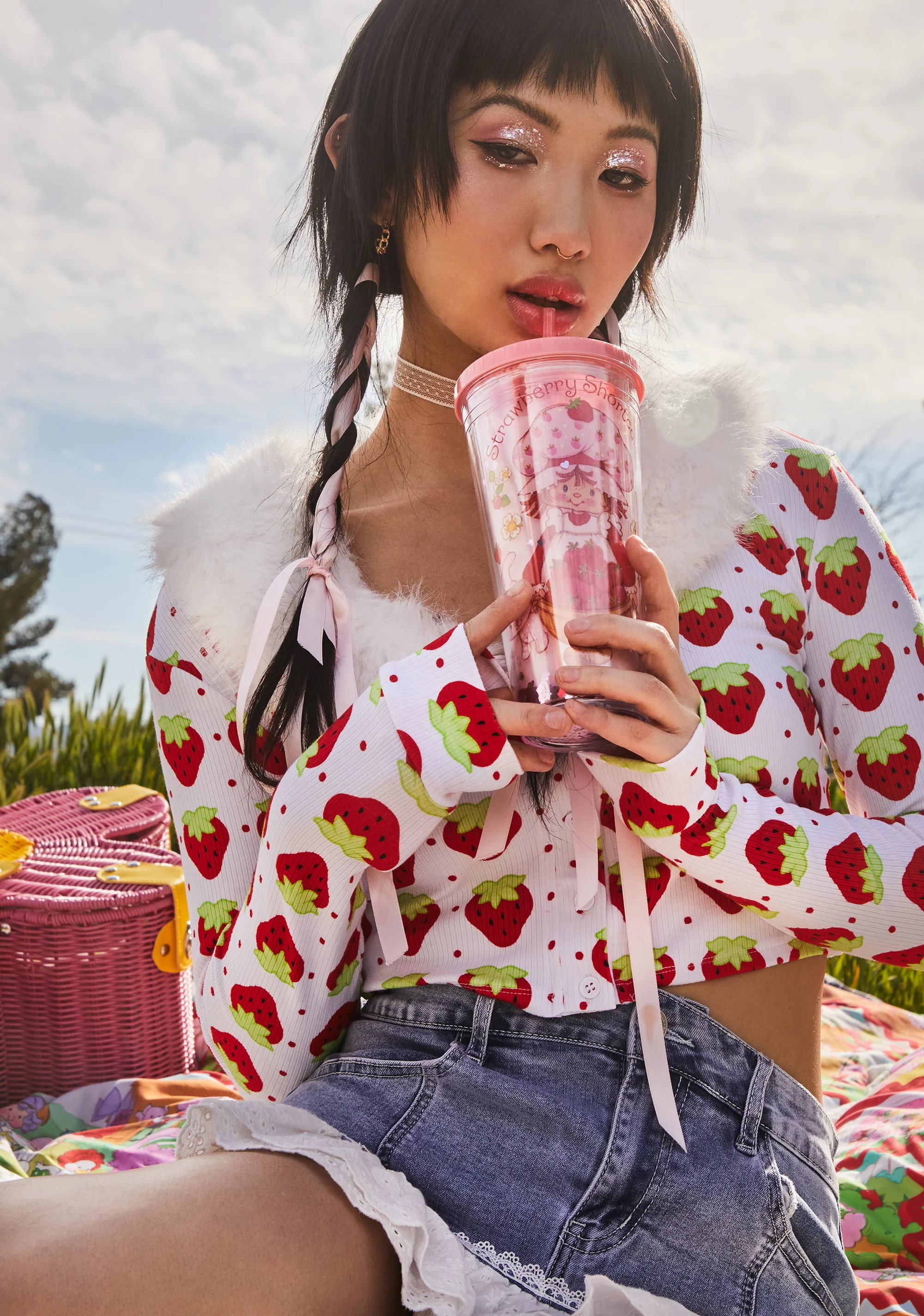 A Taste Of Sweetness Travel Cup - Image 5