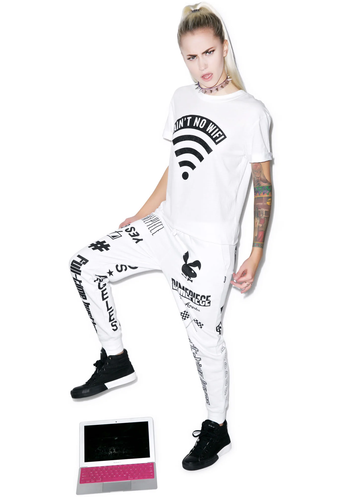 Aint No Wifi Crop Tee - Image 3