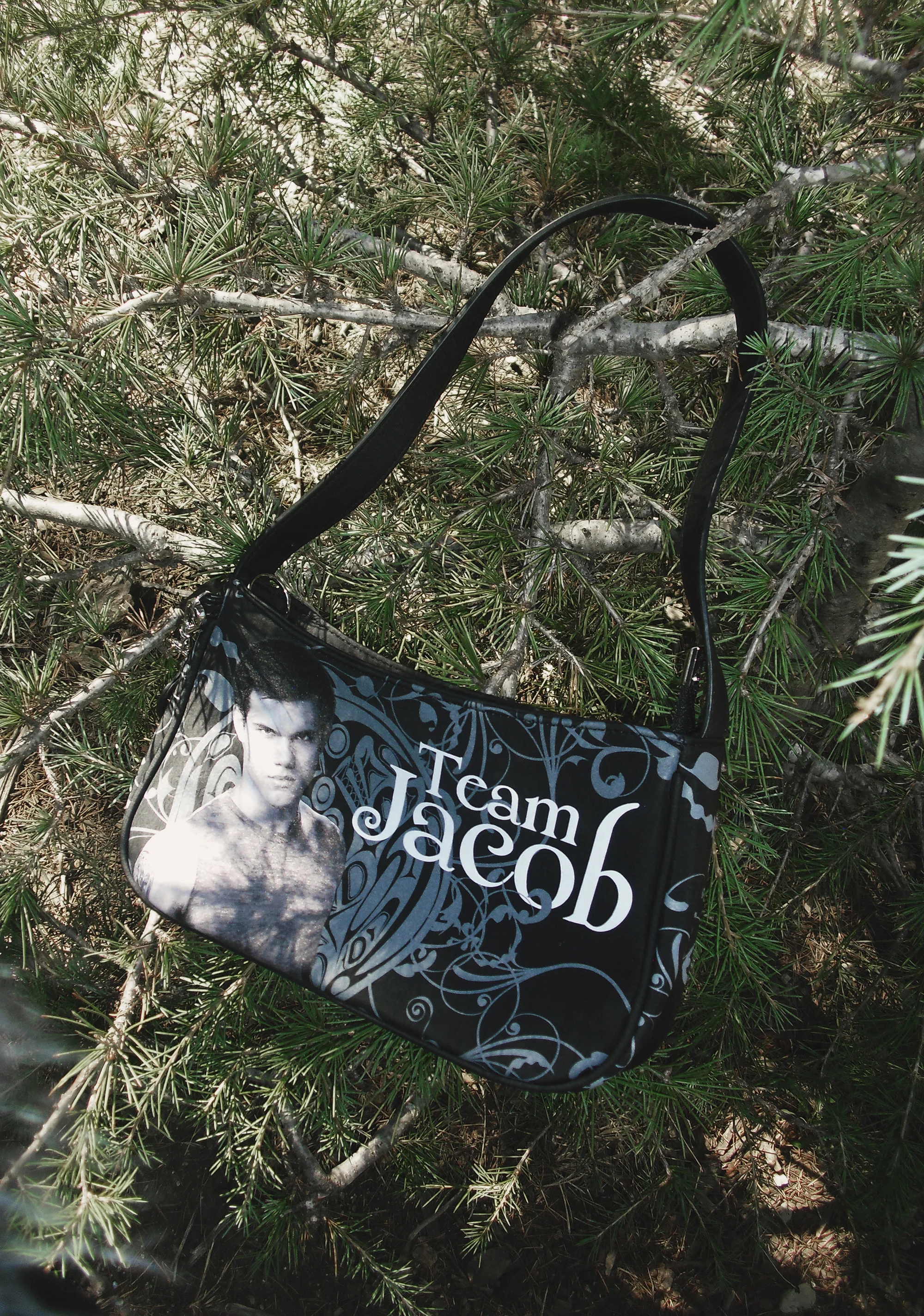 Bite Or Bark Shoulder Bag - Image 11