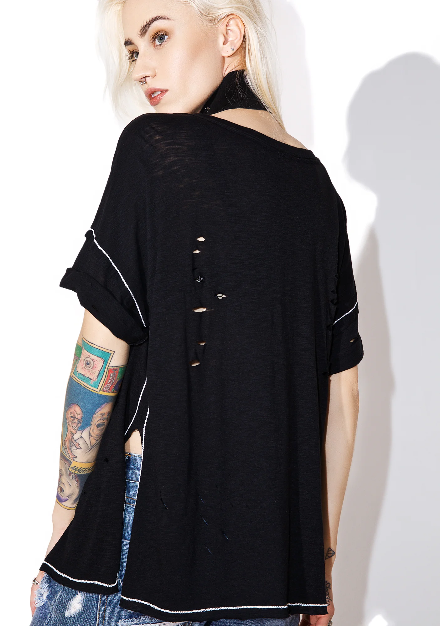 Born Free Distressed Tee - Image 5