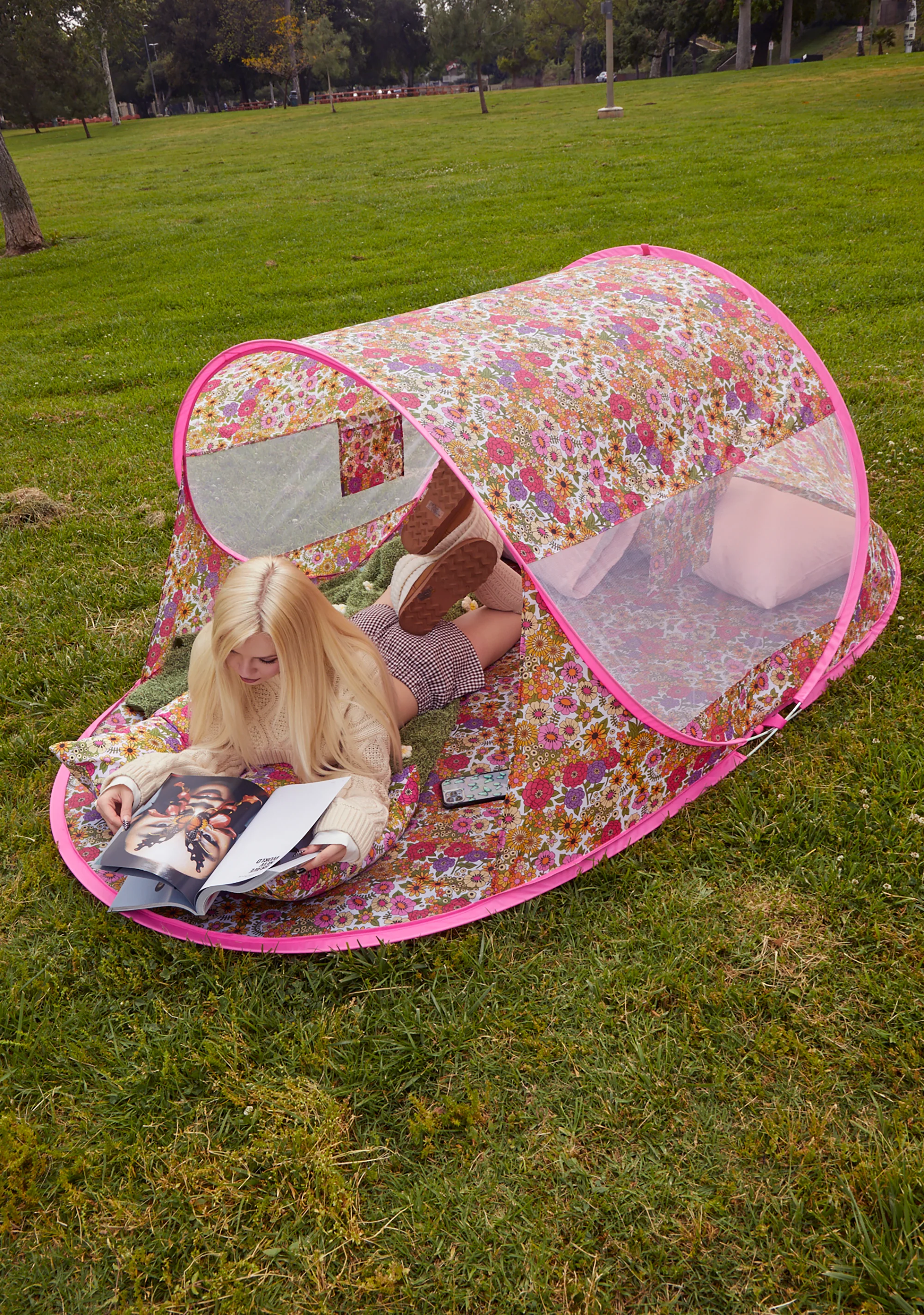 Swirling Flowers Pop-Up Tent - Image 7