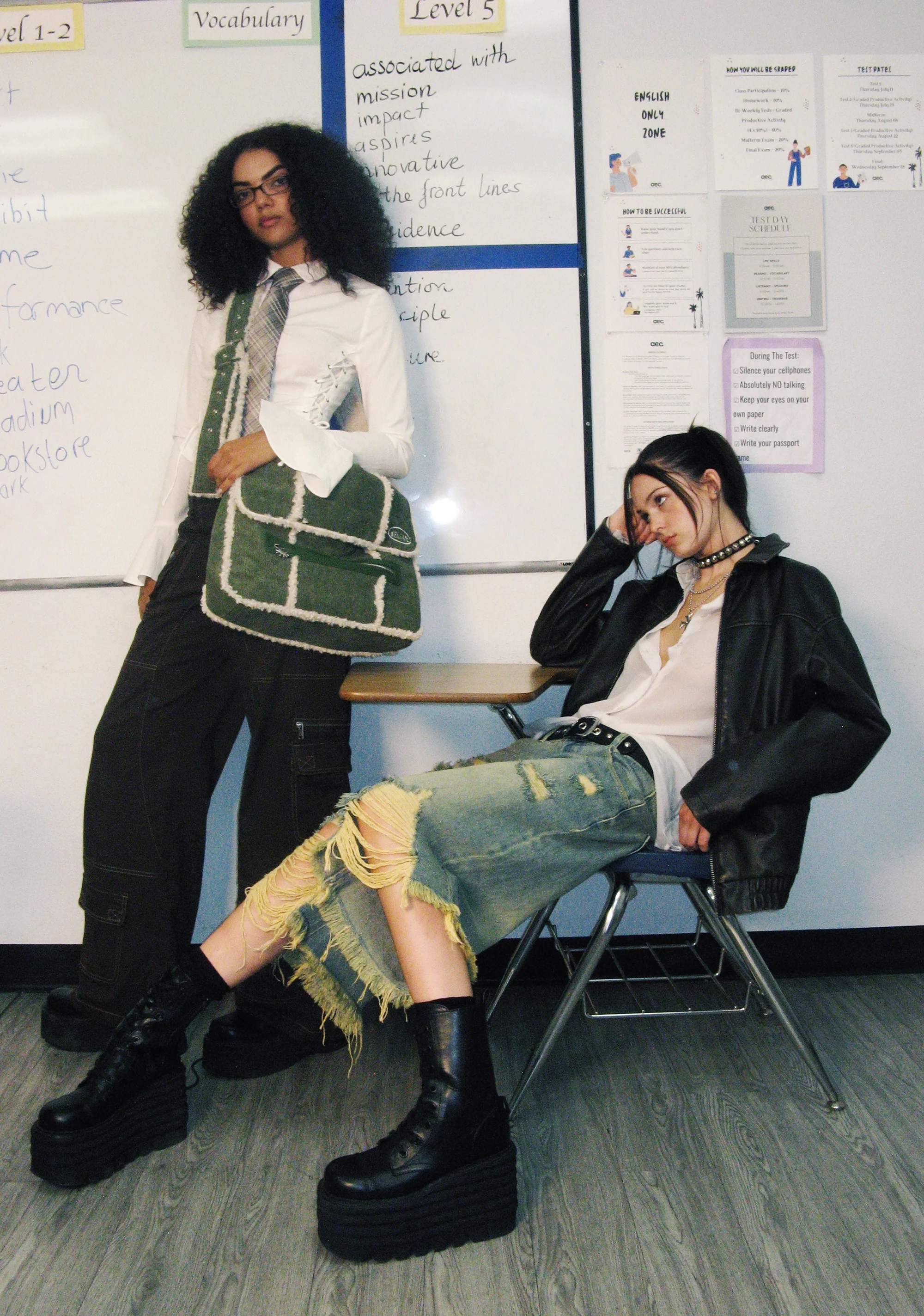 City Morning Messenger Bag - Image 7