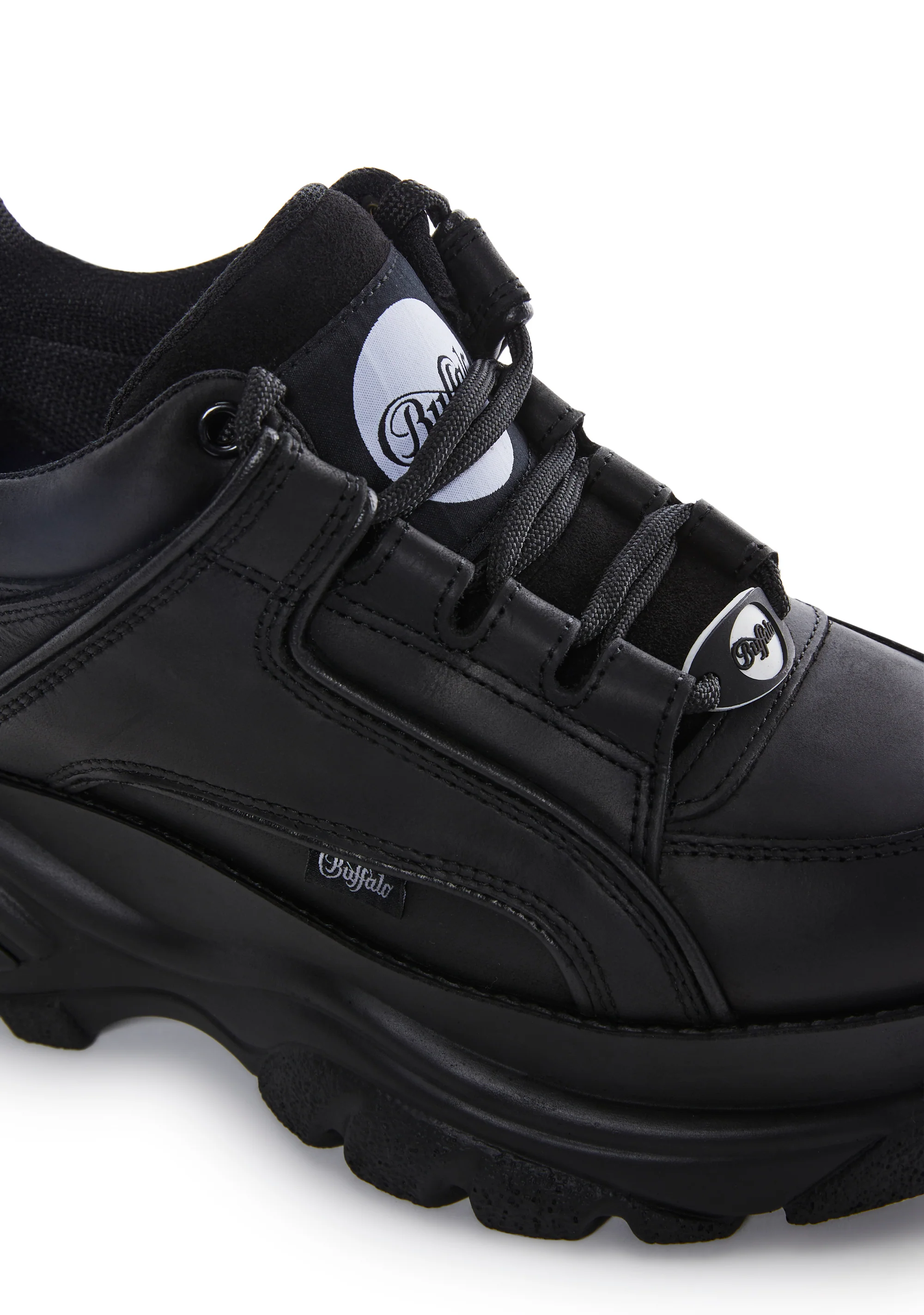 Classic Low Leather Sneakers - Black - Image 2