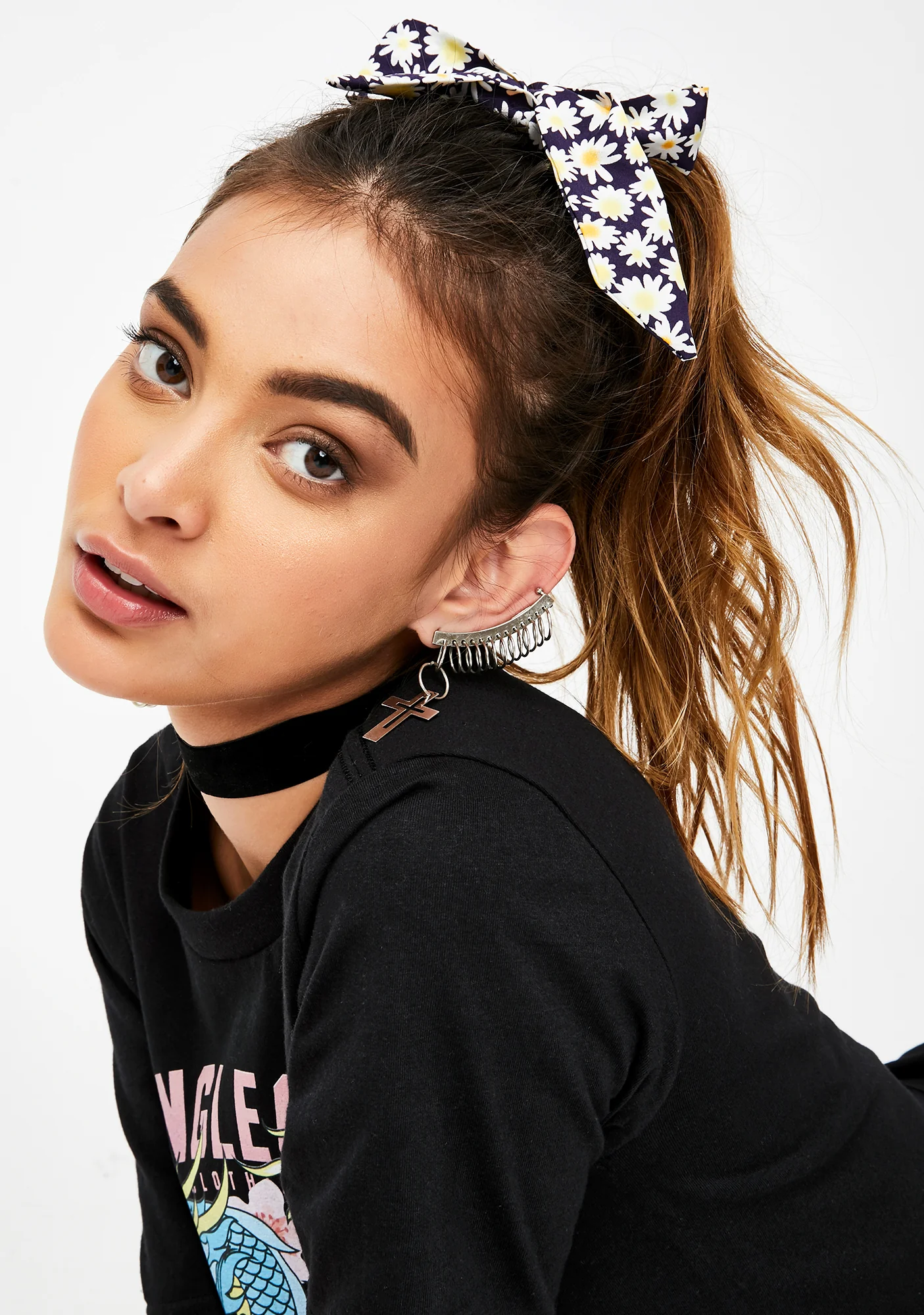 Dandy Daisies Bow Scrunchy - Image 3