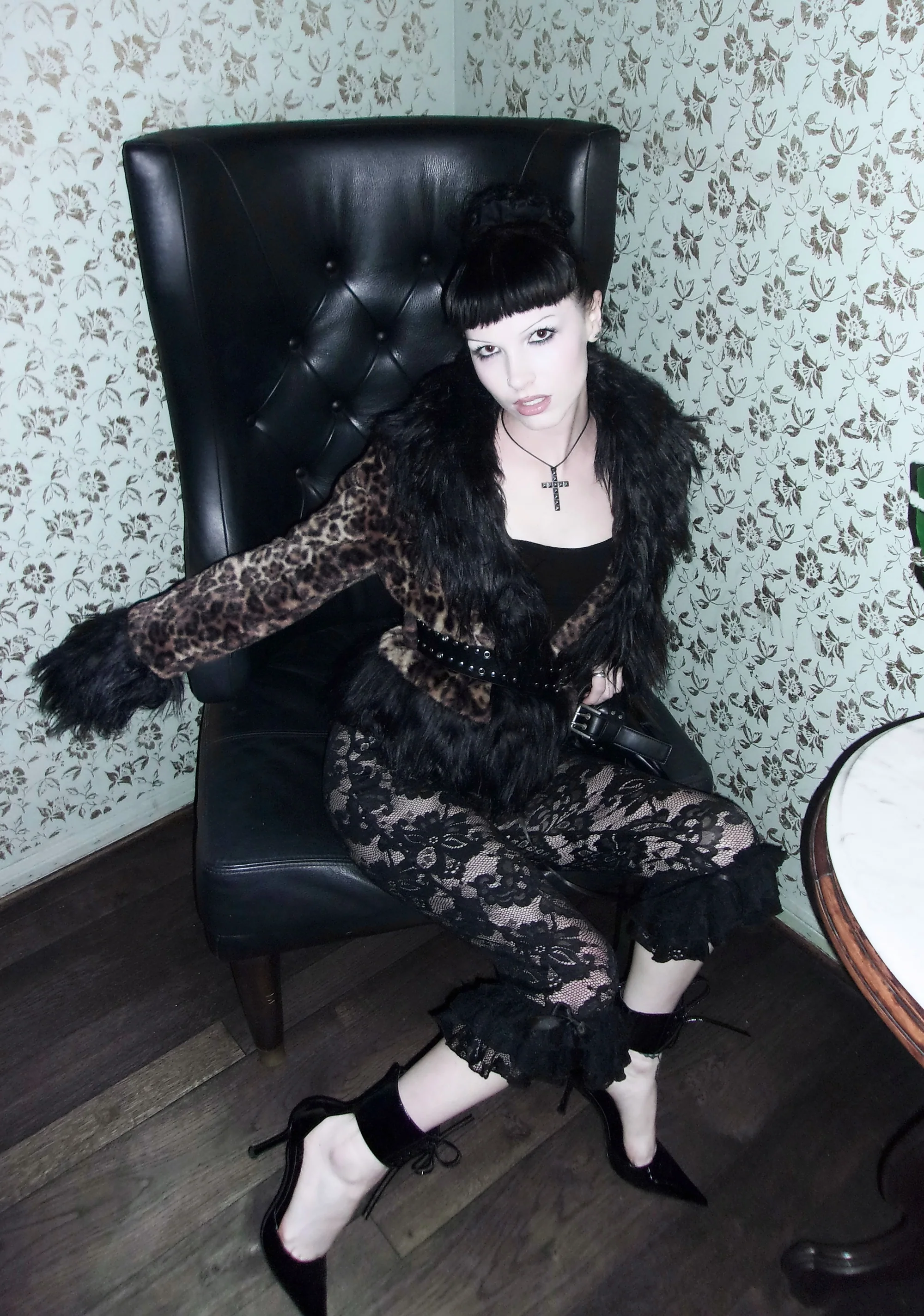 Daring Love Lace Capri Pants - Black - Image 10
