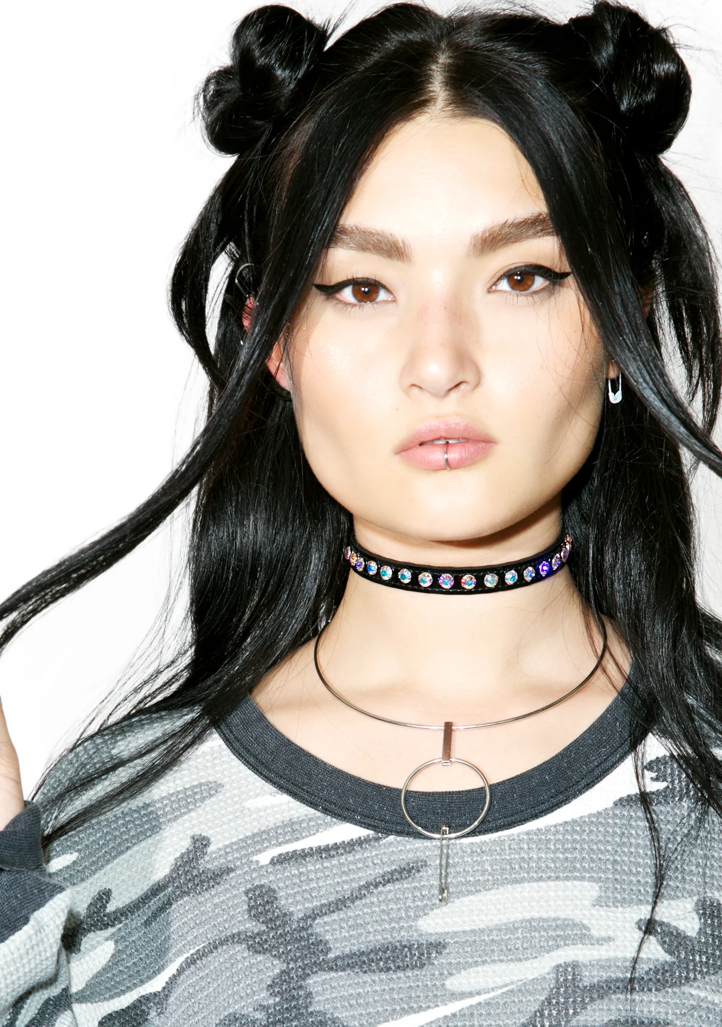 Diva Aurora Borealis Choker - Image 10
