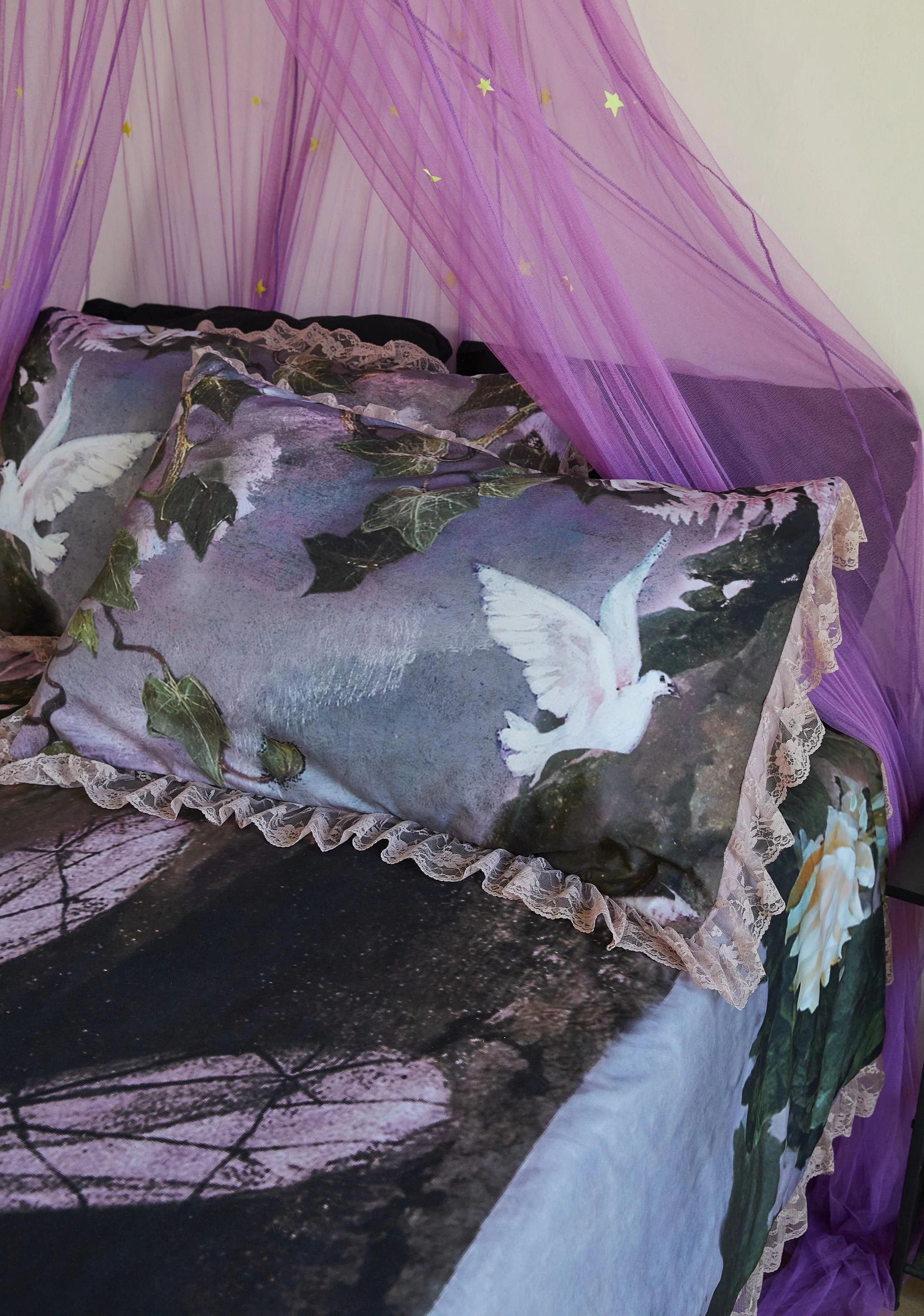 Enticing Realms Duvet Set - Image 3