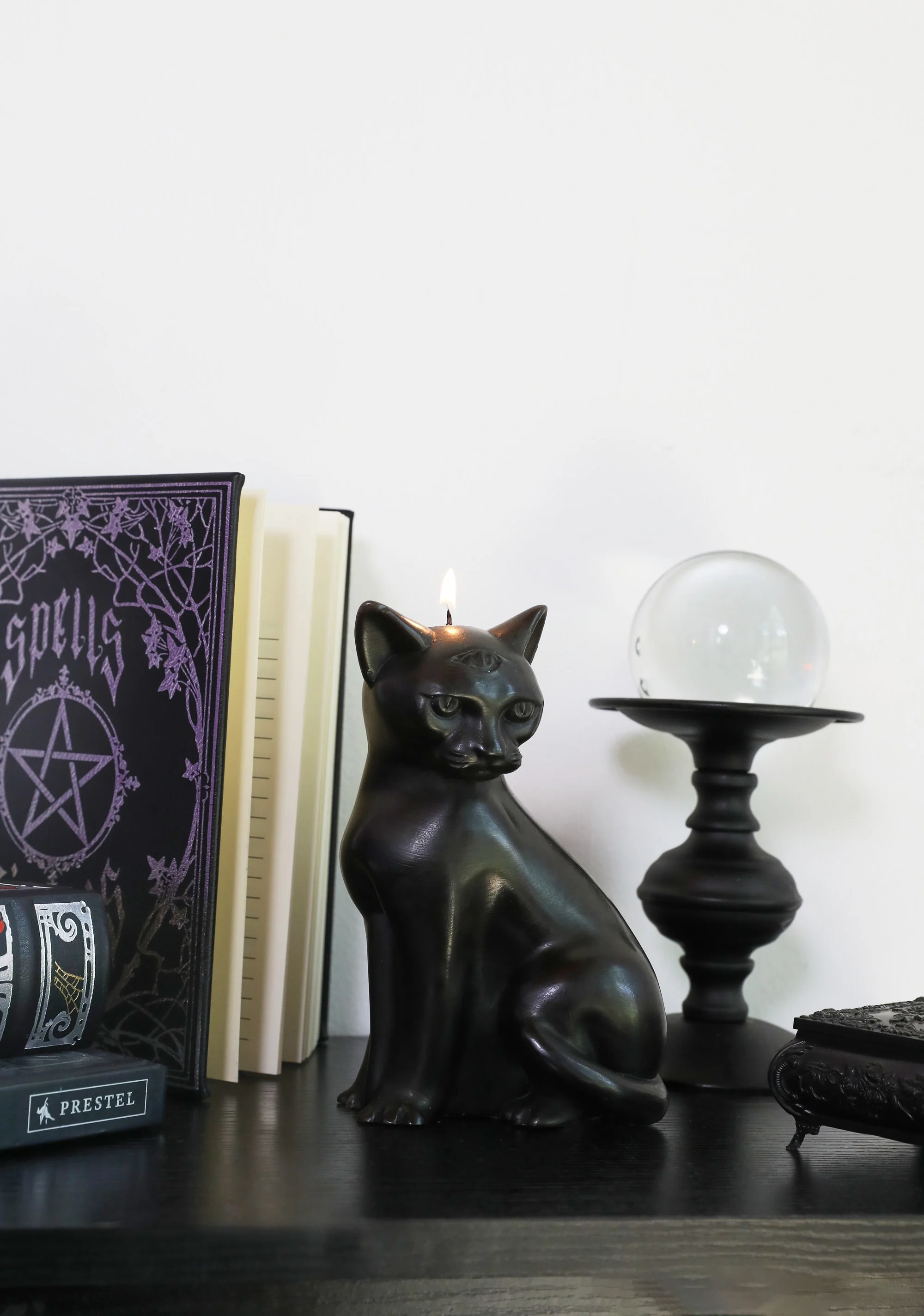 Familiar Feline Cat Candle - Image 2