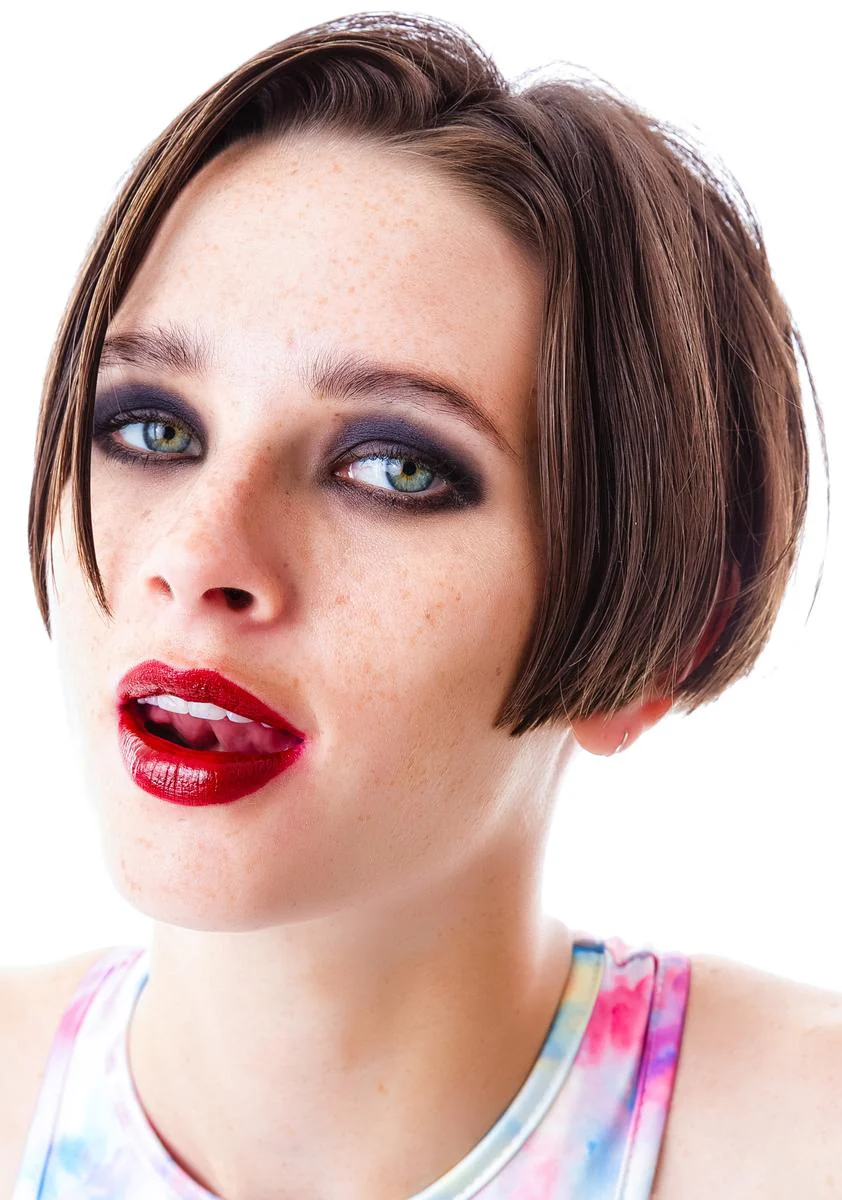 Glamour 101 Opaque Lipstick - Dark Pink - Image 3