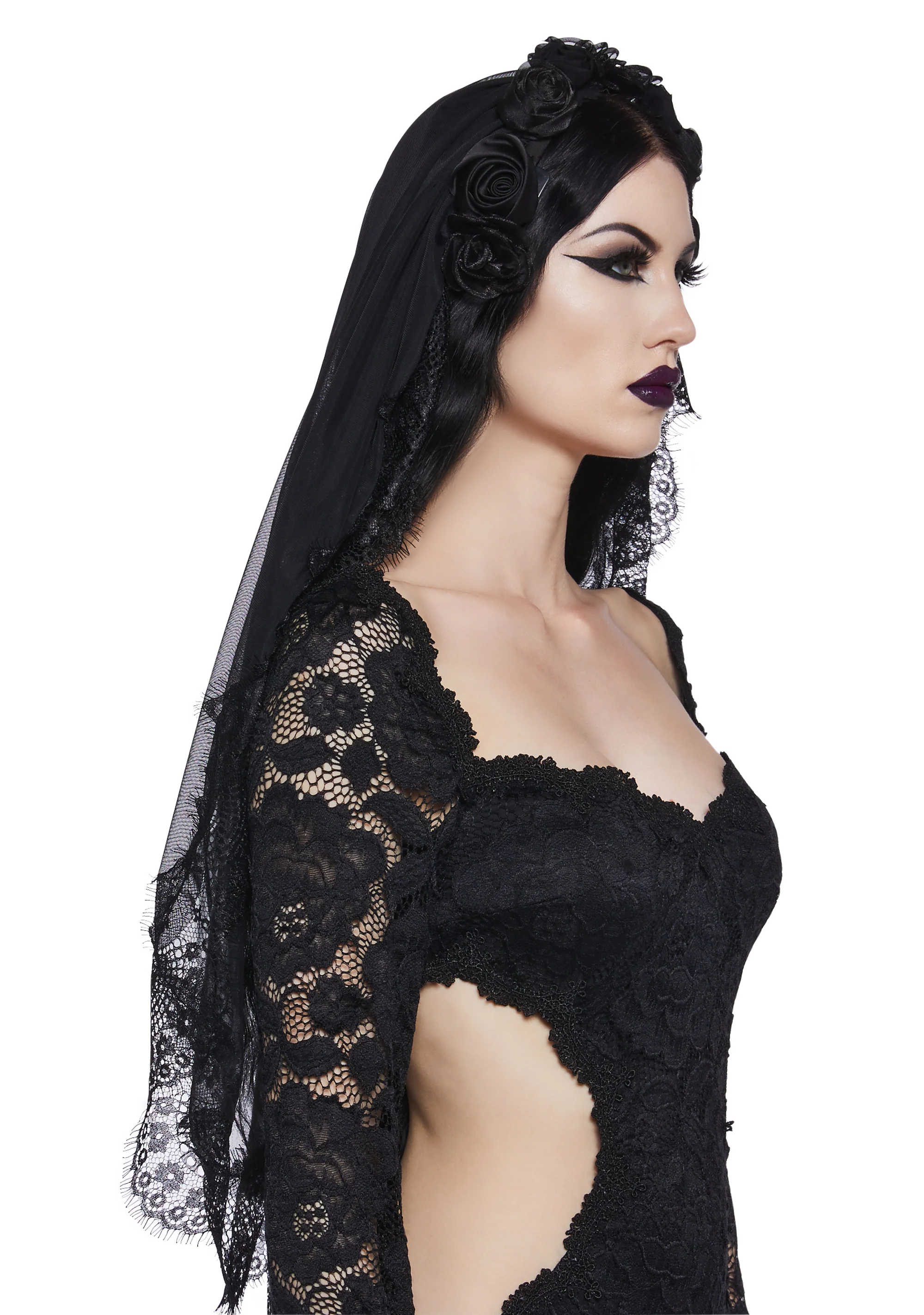 Gothic Embrace Lace Veil - Image 2