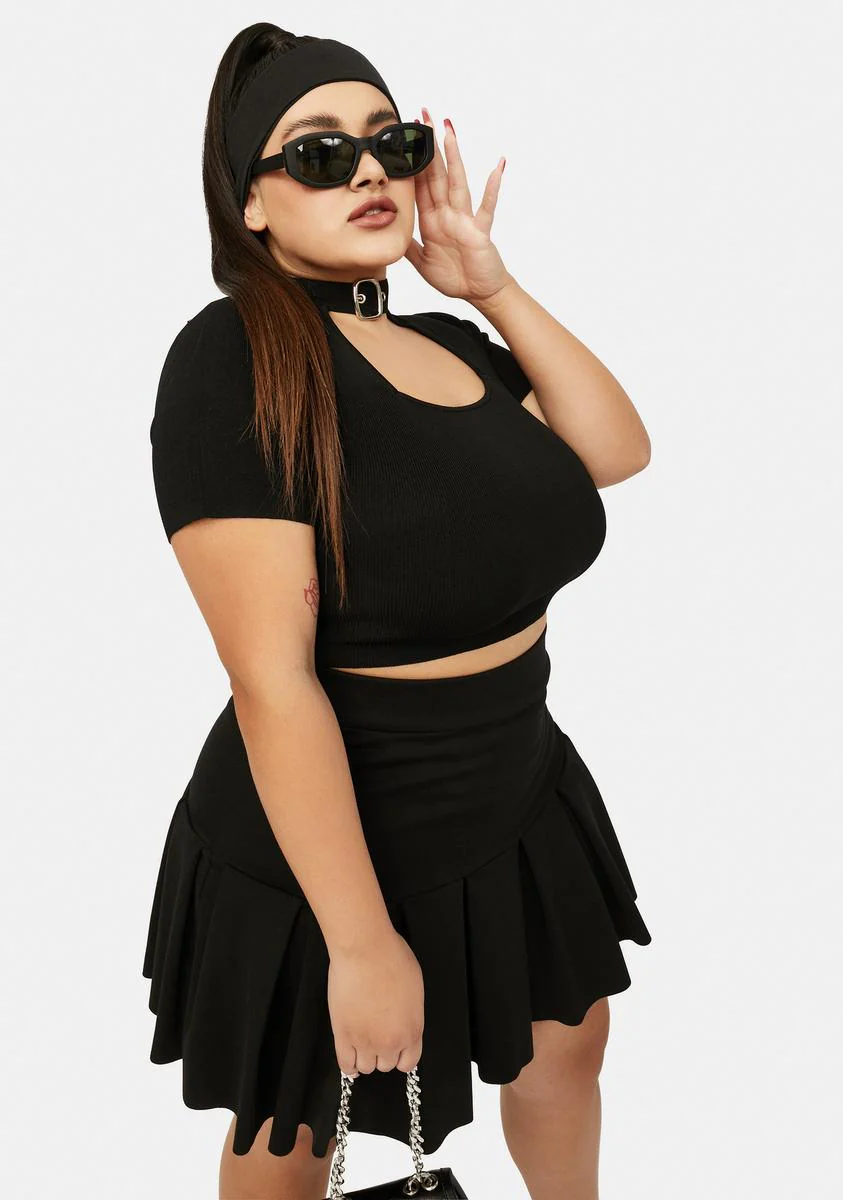 Her Weekend Calling Keyhole Crop Top - Image 2