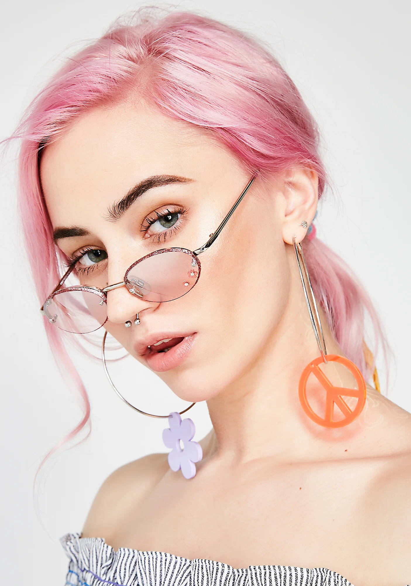 Just A Girl Flower Sunglasses - Image 3