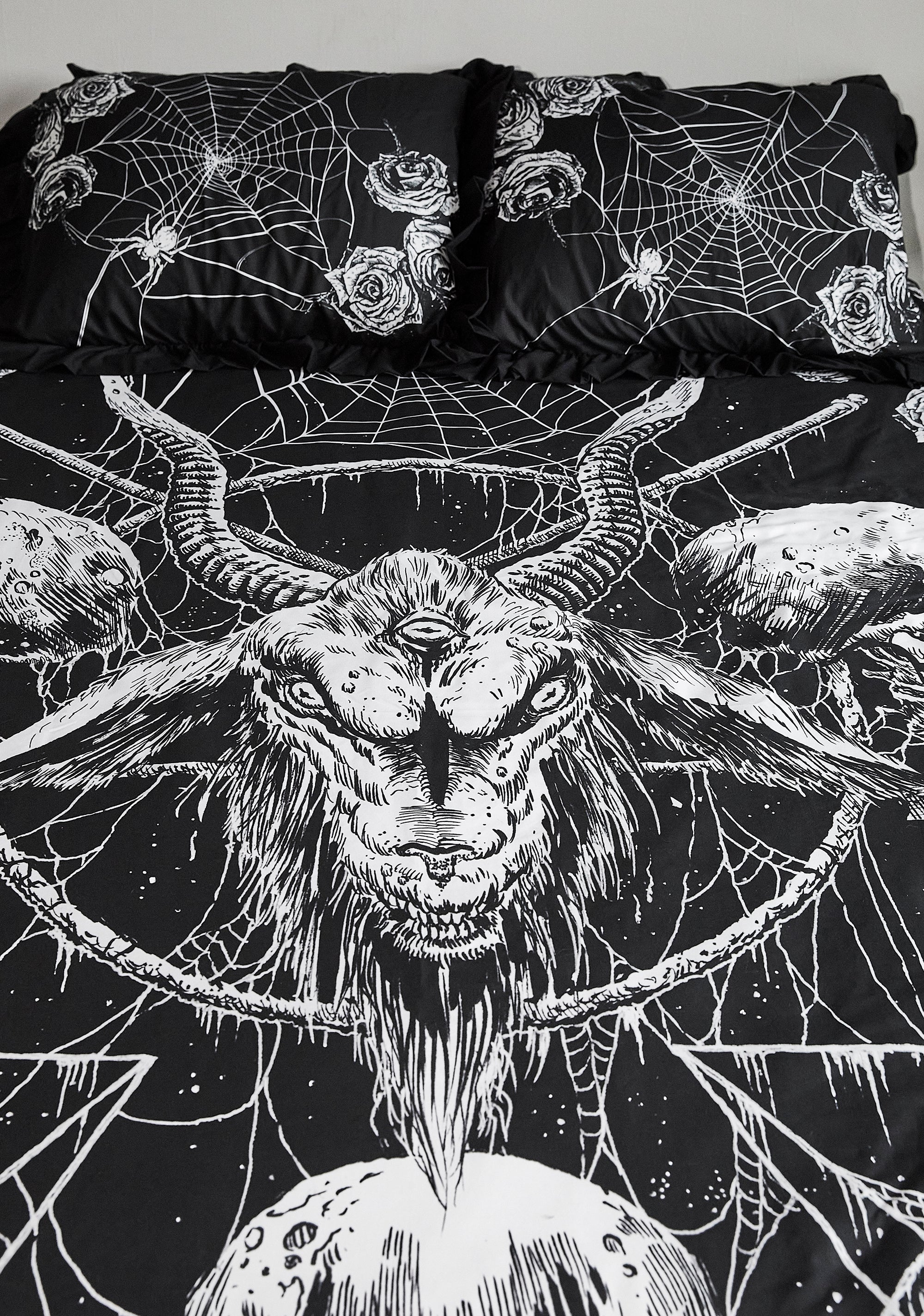 Macabre Charms Duvet Set - Image 6
