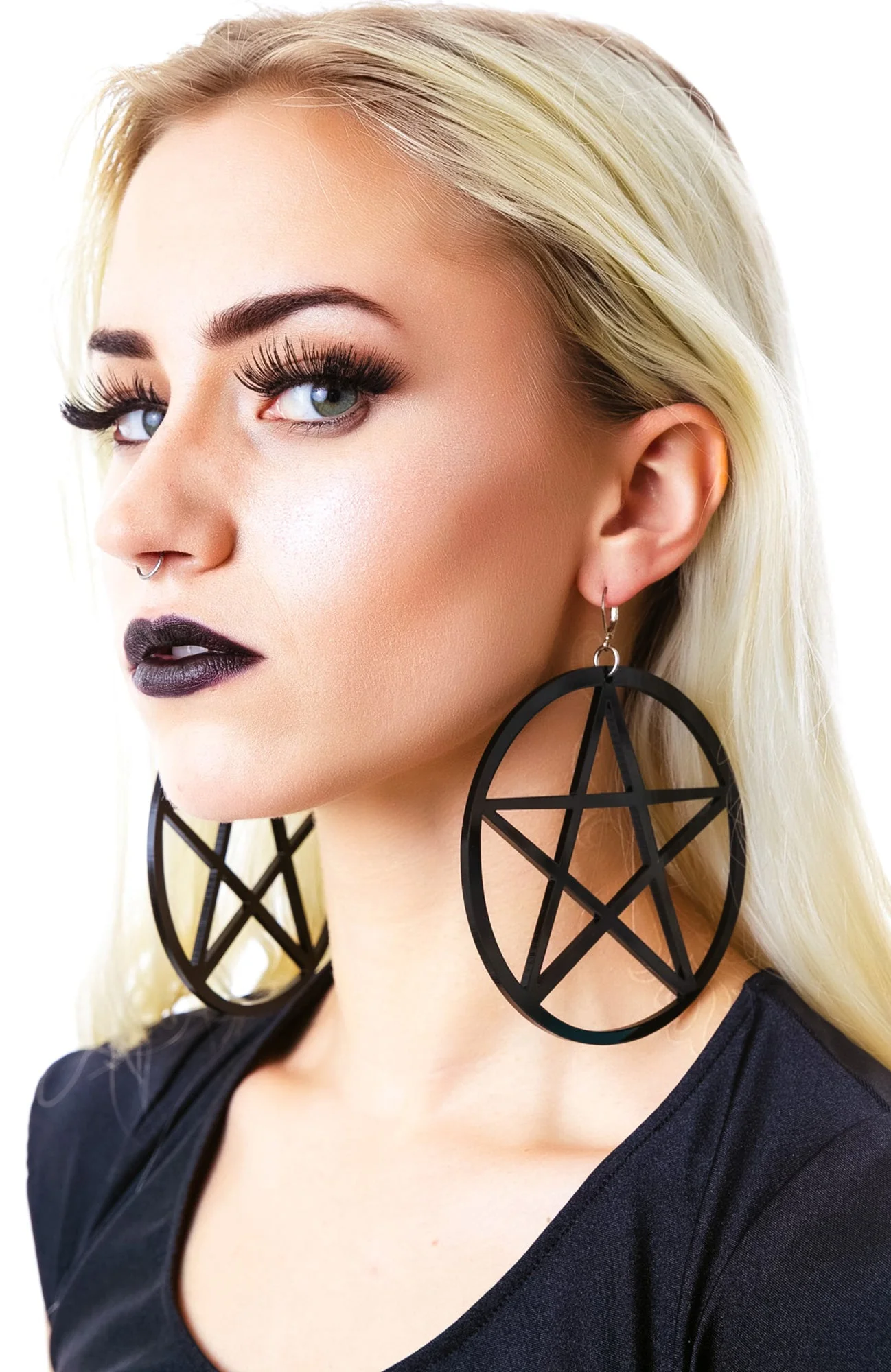 Mercy's Lost Pentagram Earring - White - Image 3