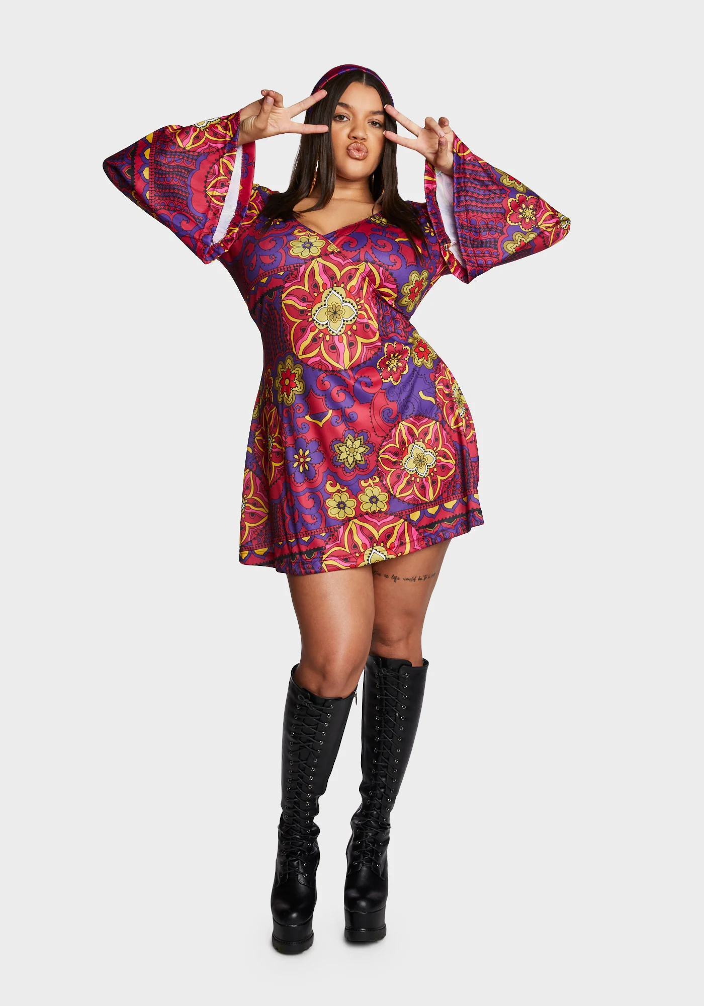 Plus Peace And Love Hippie Costume - Image 2