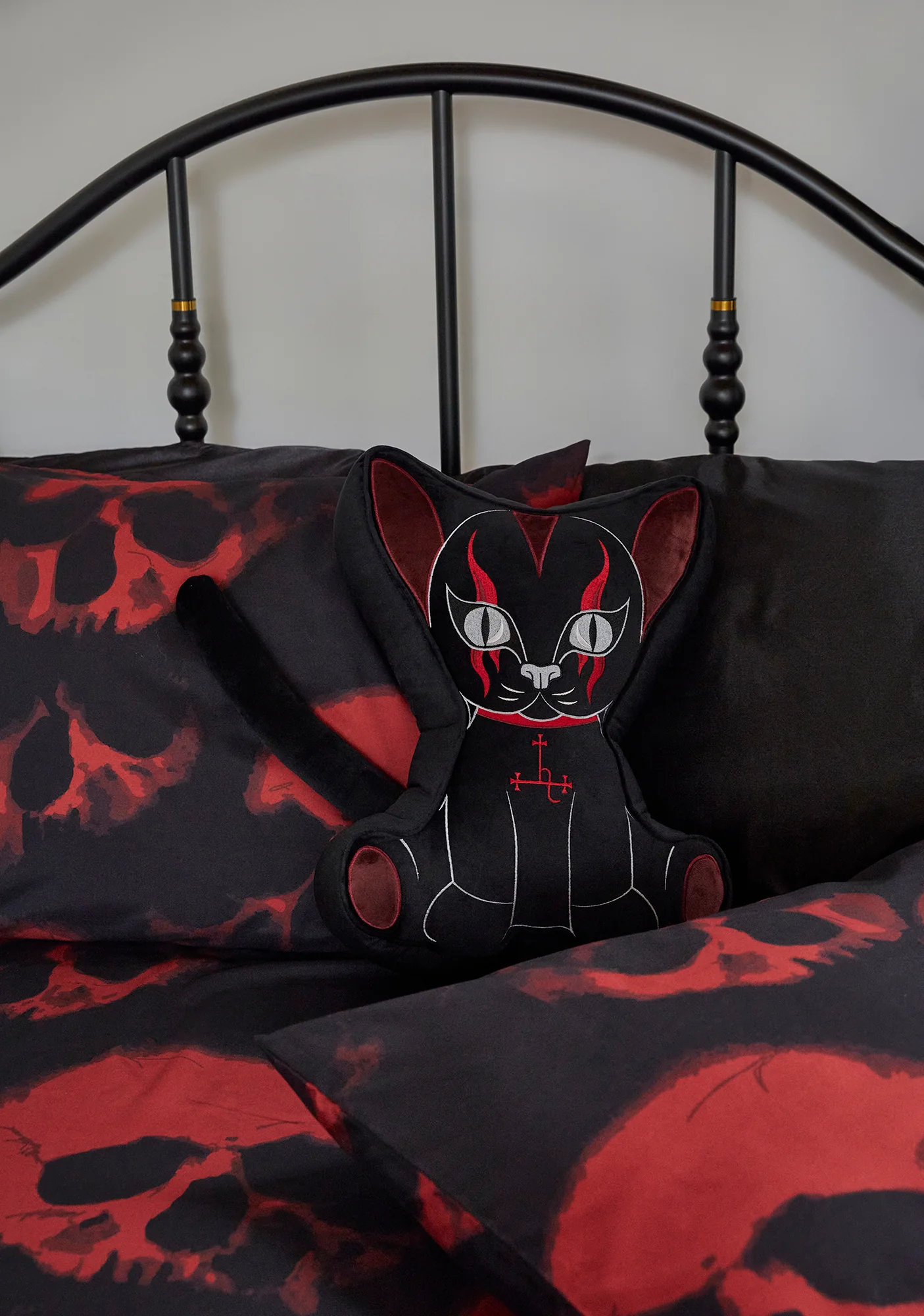 Possessed Feline Cat Pillow - Image 2