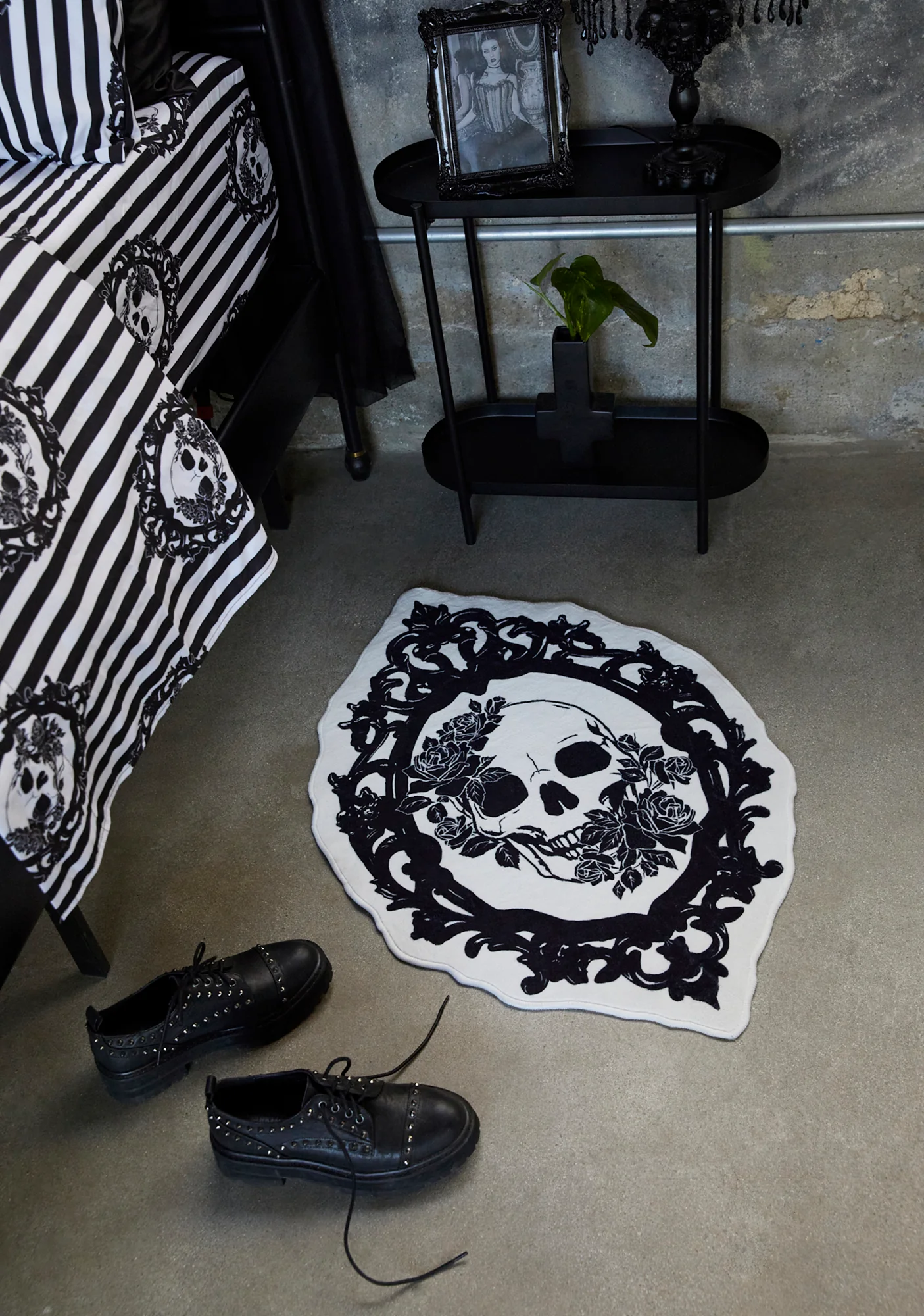 Pretty Portrait Bath Mat - Image 2