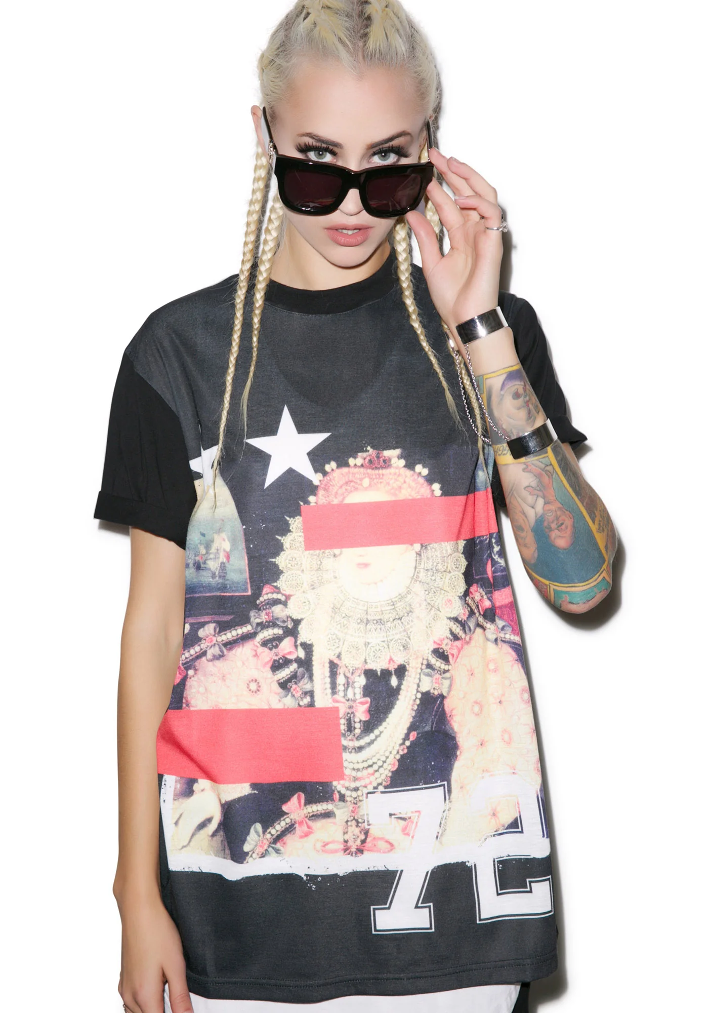 Queen 72 Premium Tee - Image 4