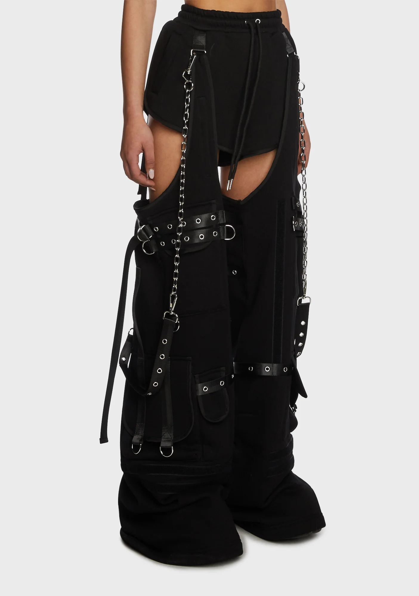 Raider Oversized Shorts With Detachable Legs - Image 4