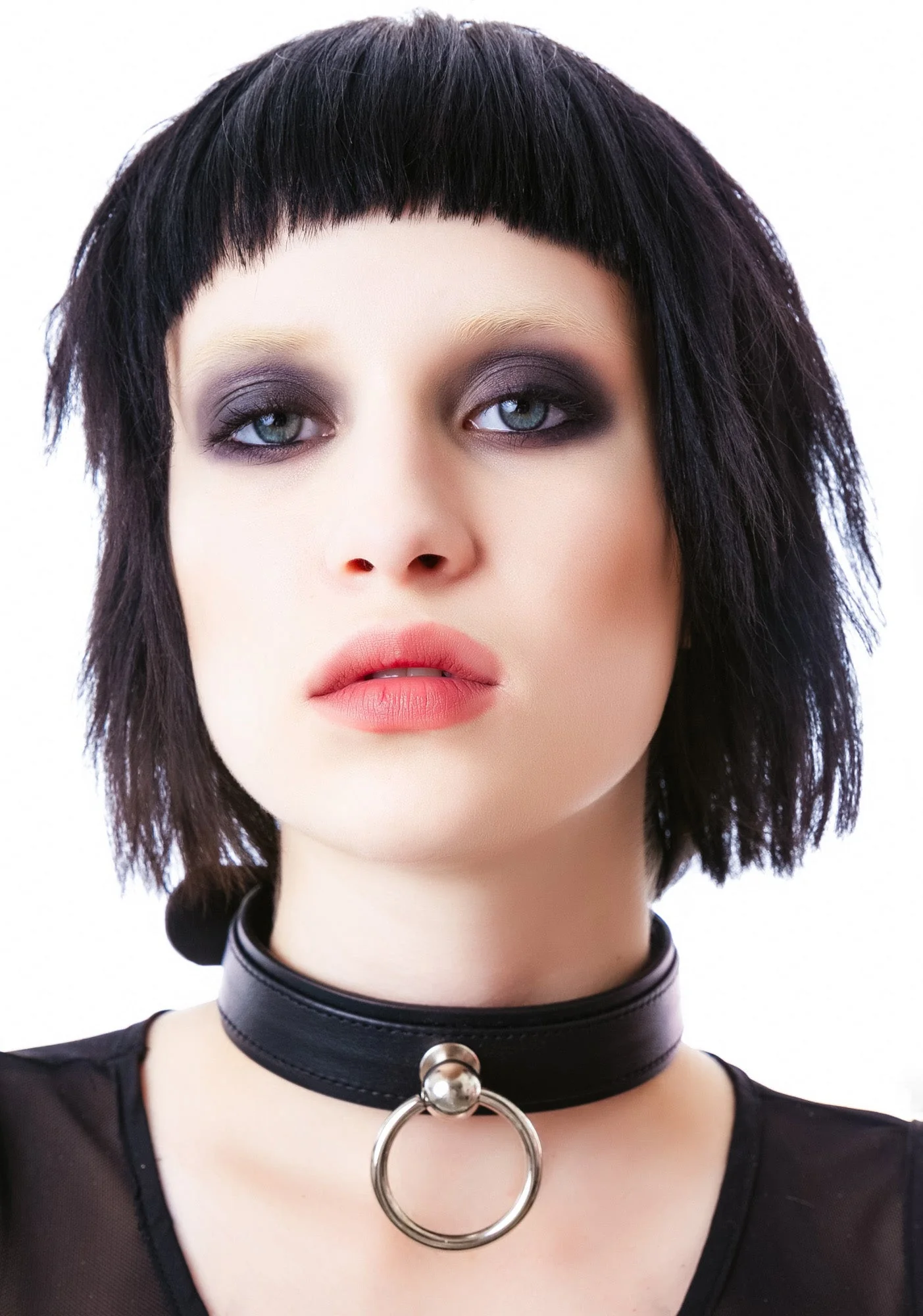 Saddle Stud O Ring Choker - White - Image 10