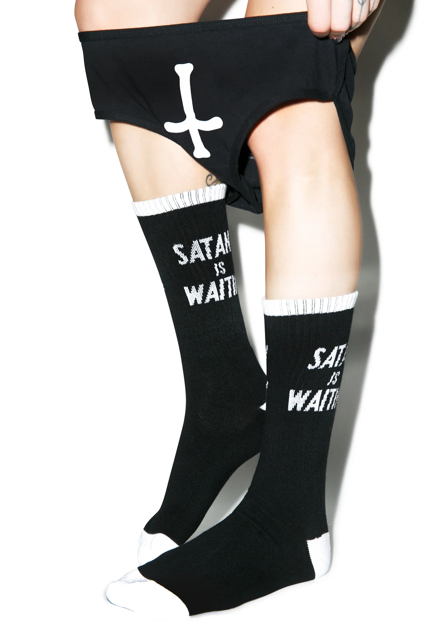 Satan Is Waitin' Raven Socks - Image 3