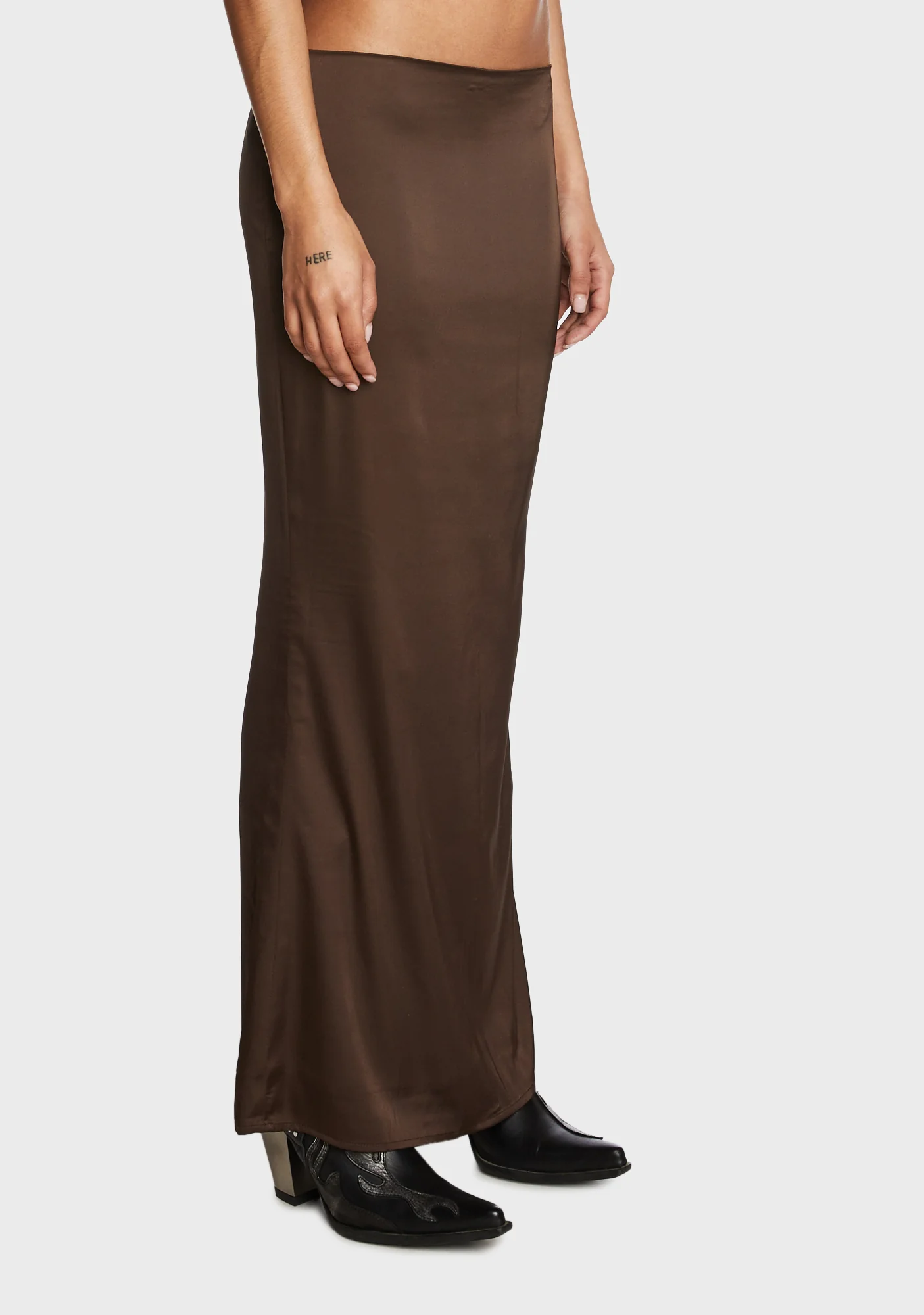 Satin Low Rise Back Slit Maxi Skirt - Image 3