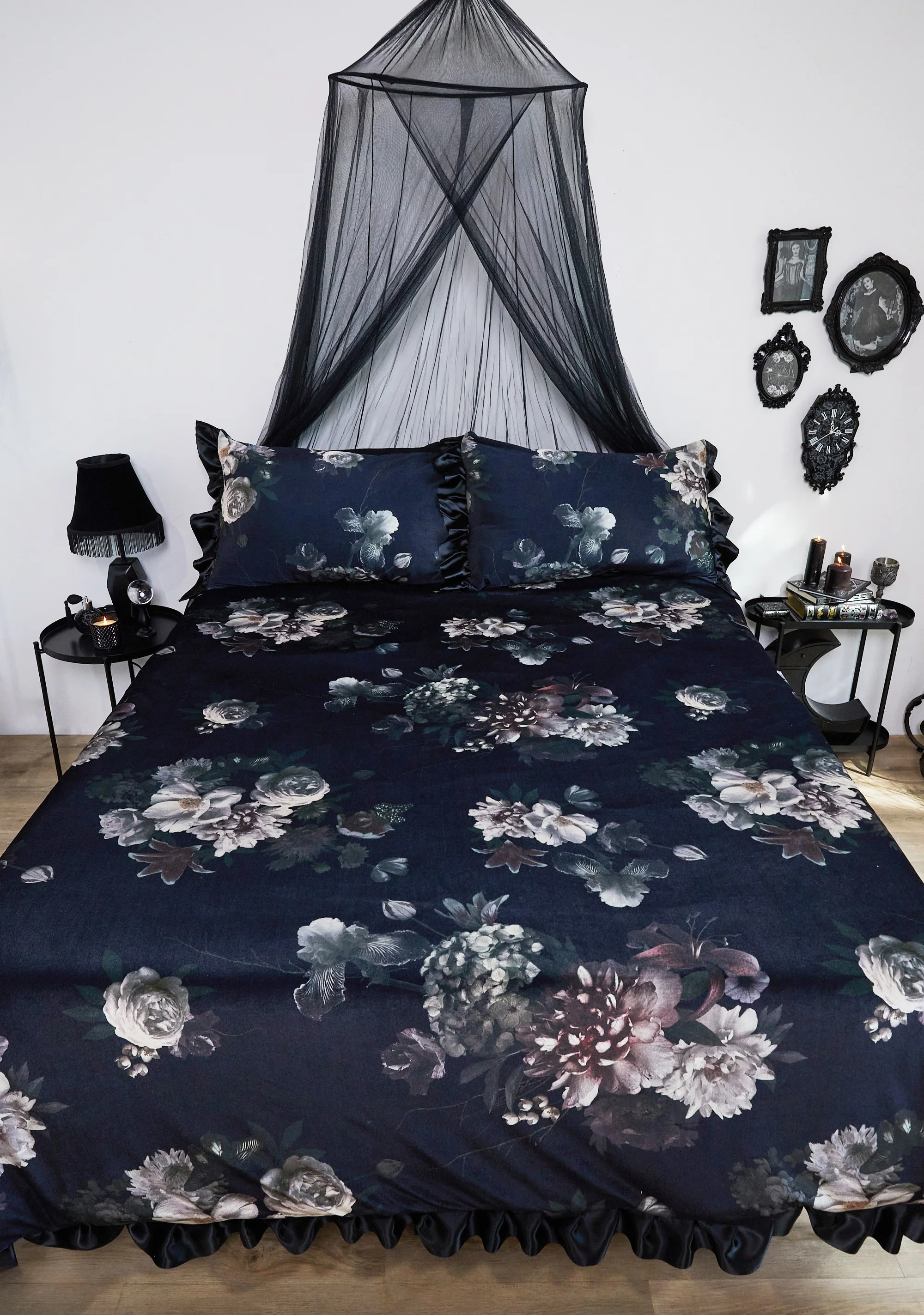 Shadow Roses Duvet Set - Image 4