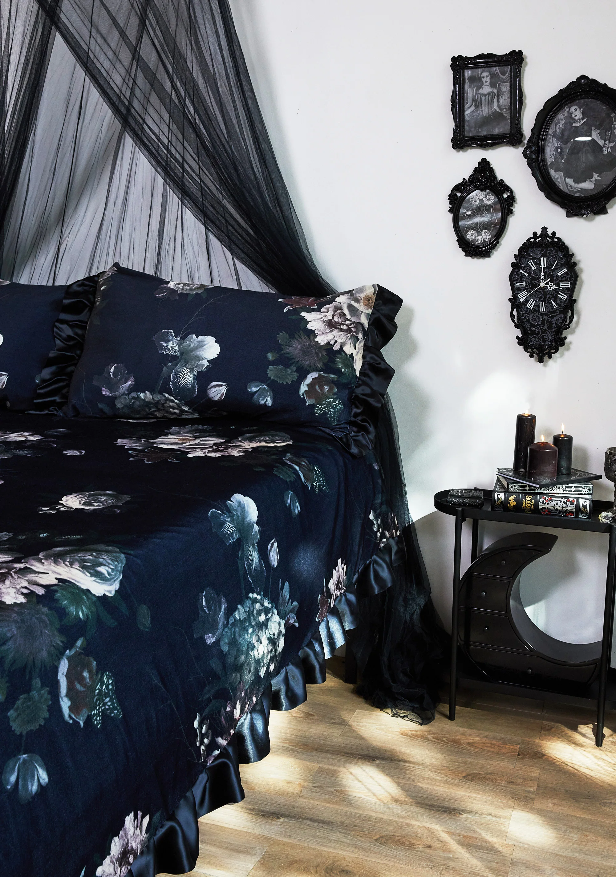 Shadow Roses Duvet Set - Image 6