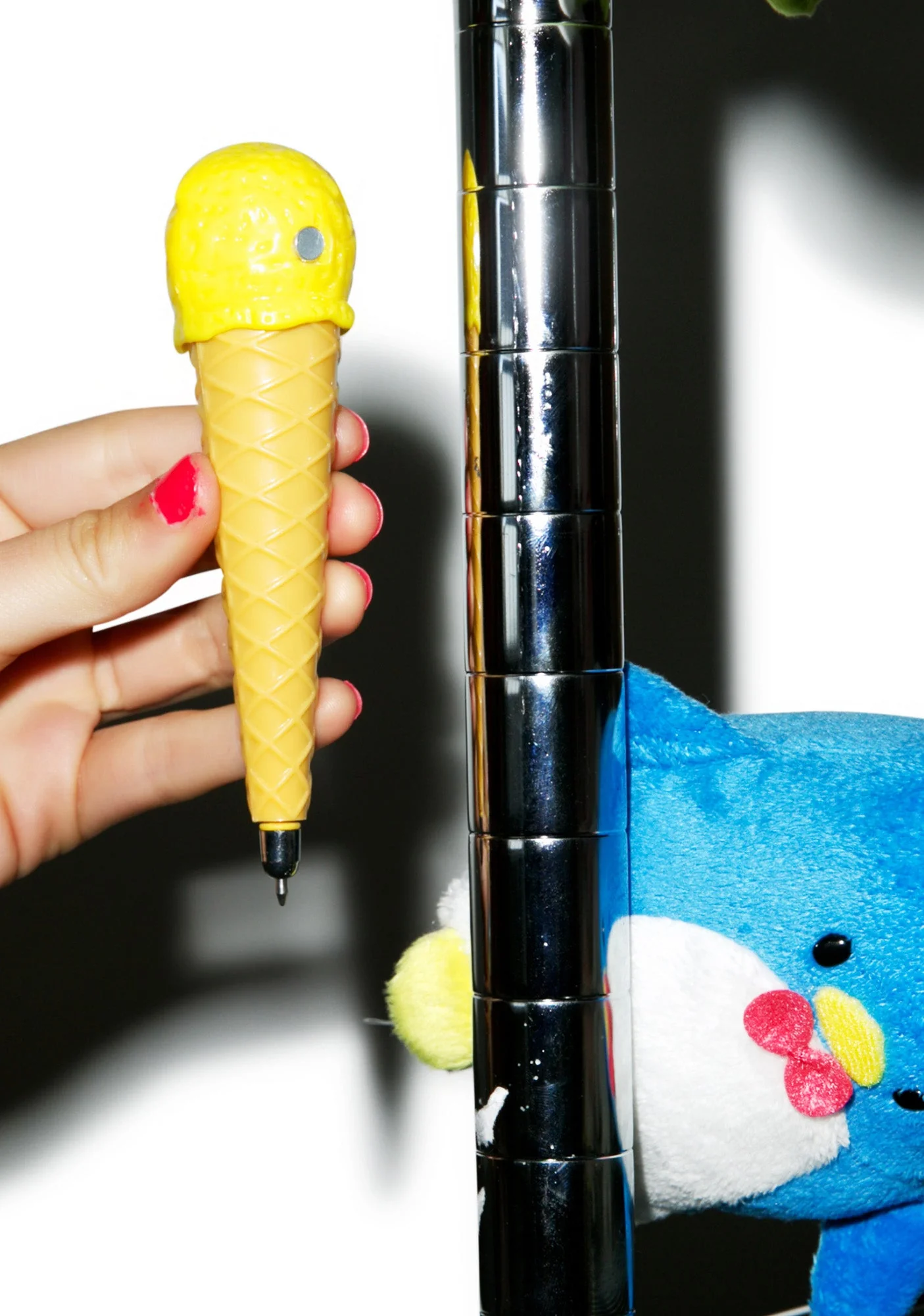 Single Scoop Ice Cream Pen - White - Image 45