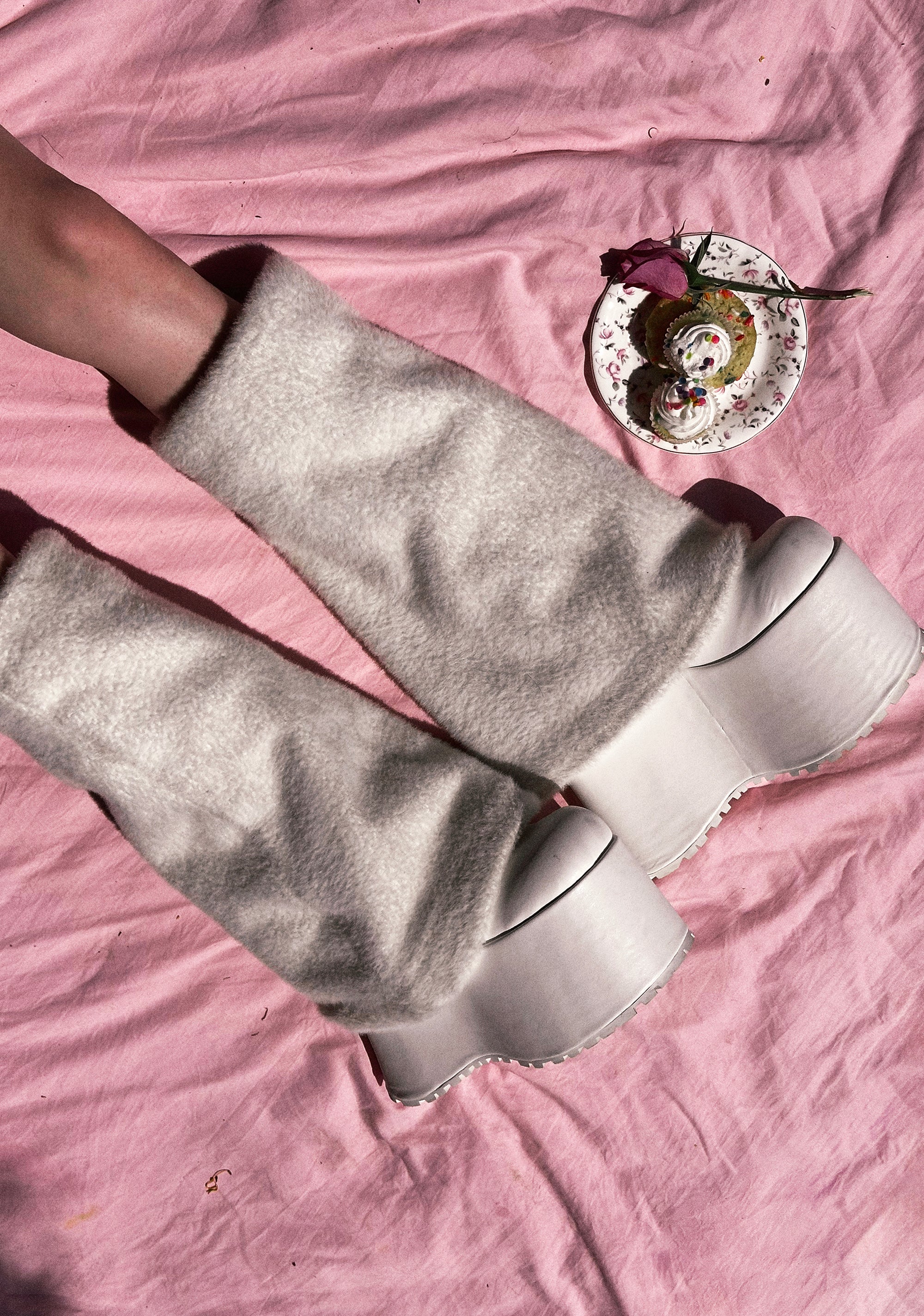 Snuggle Wonderland Platform Boots - White - Image 9