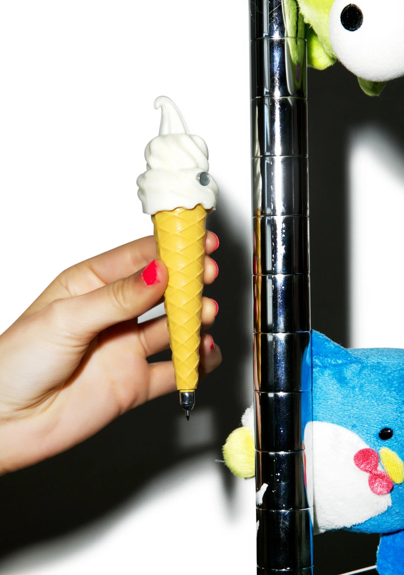 Soft Serve Ice Cream Pen - Pink - Image 2