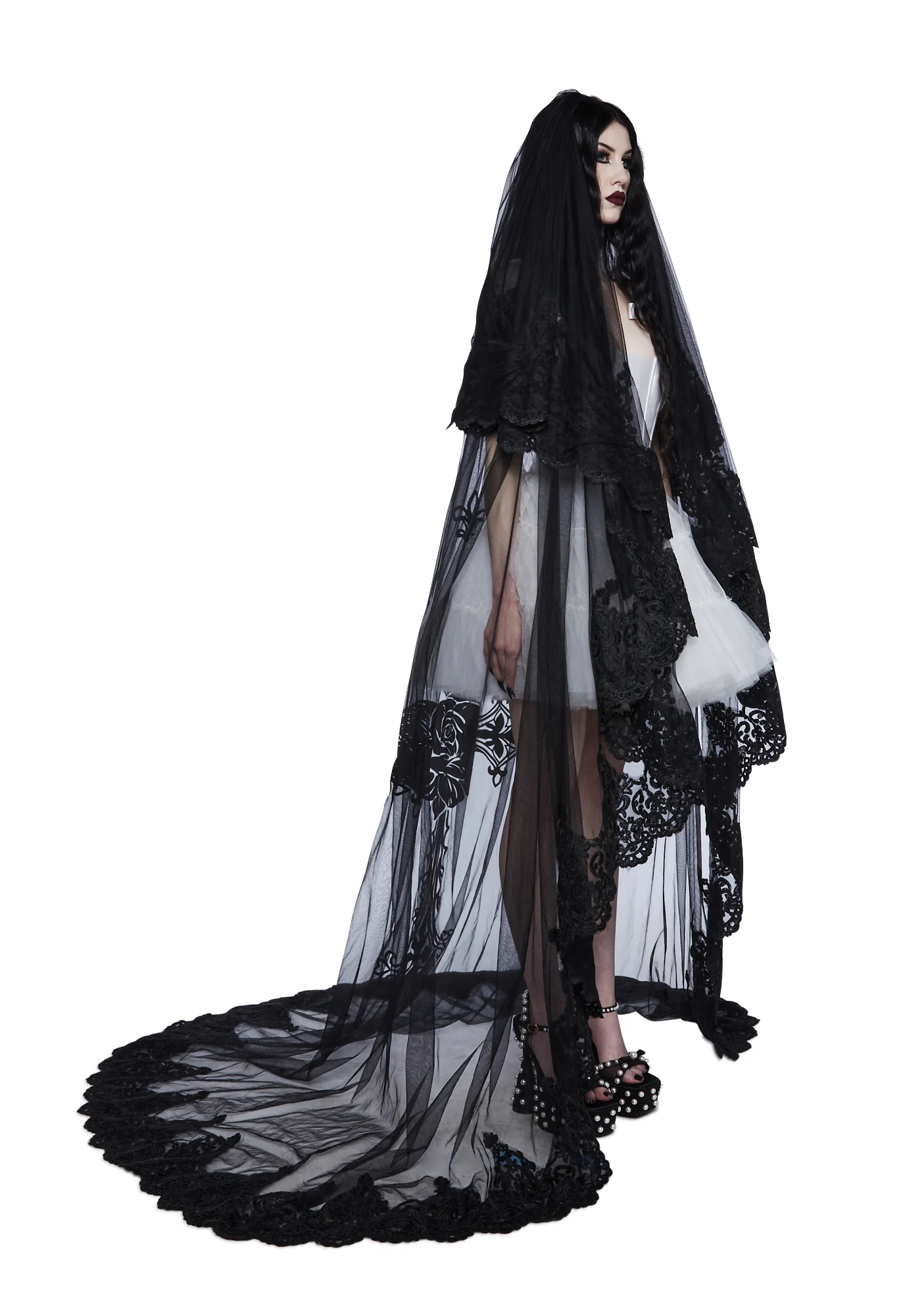 Staircase Mystery Lace Veil - Image 3