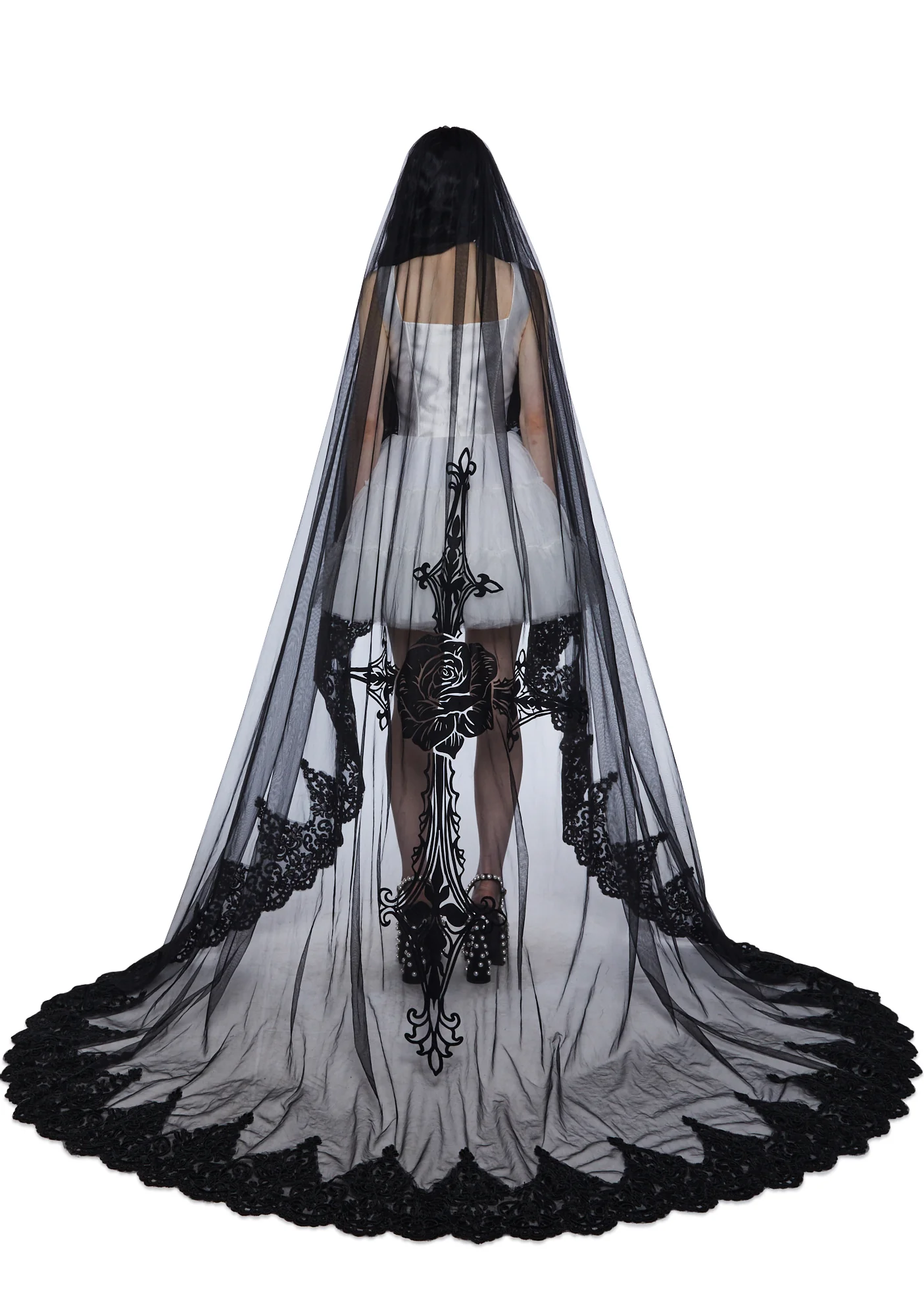 Staircase Mystery Lace Veil - Image 4