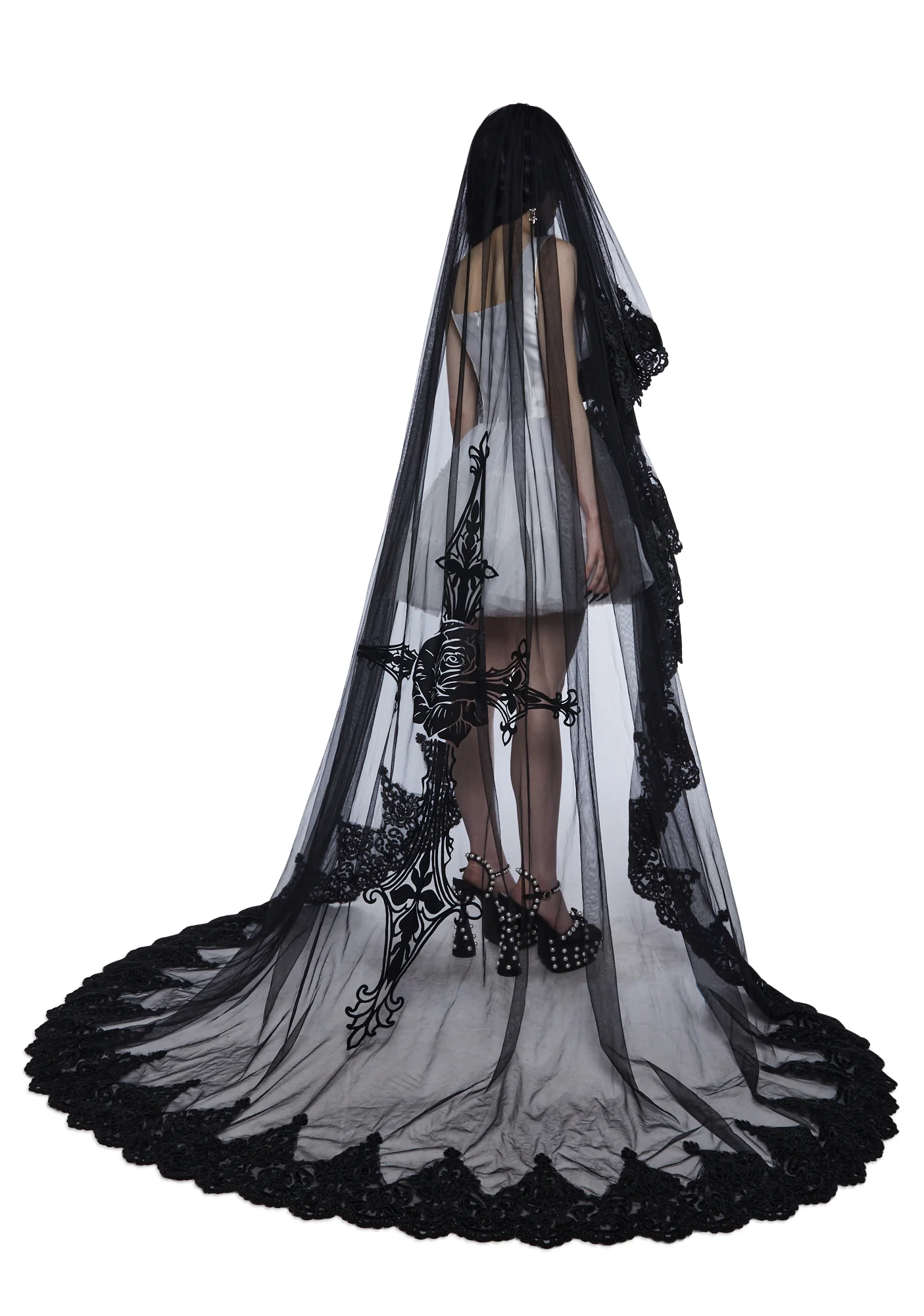 Staircase Mystery Lace Veil - Image 8