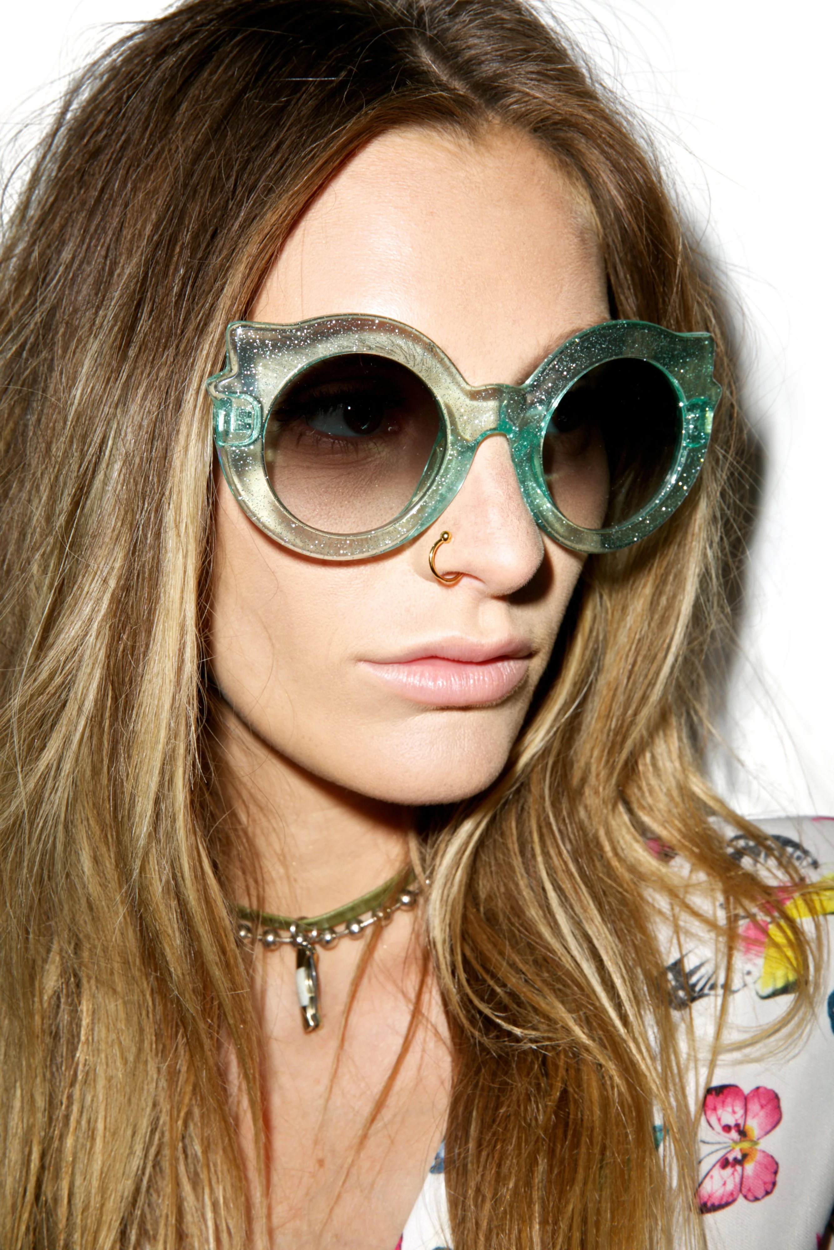 The Hanoi Weekend Sunglasses - Light Green - Image 21