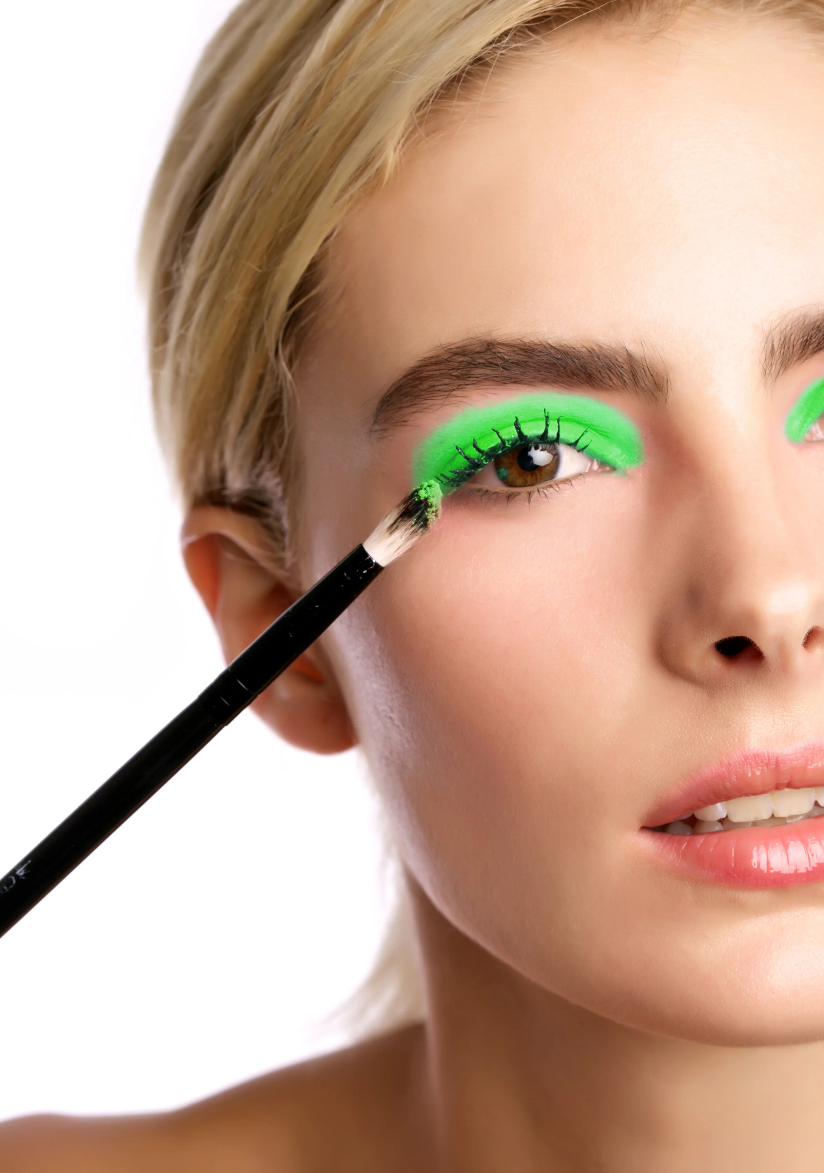 Toxic Radiate UV Neon Loose Eyeshadow - Image 2