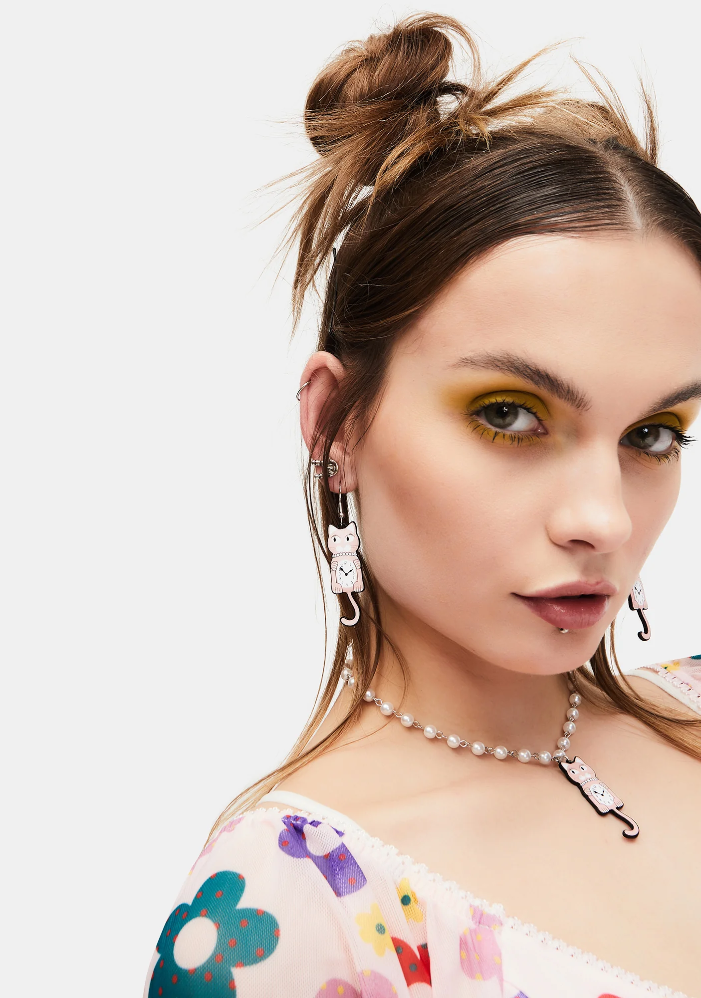 Turning Back Time Cat Drop Earrings - Image 2