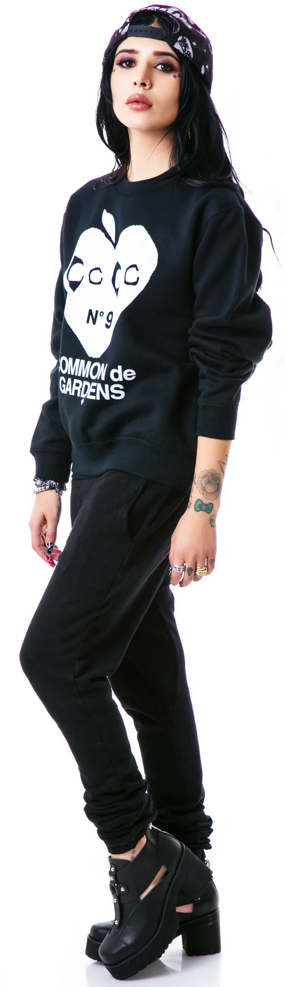 UC Apple Heart Crew Pullover Sweatshirt - Image 5