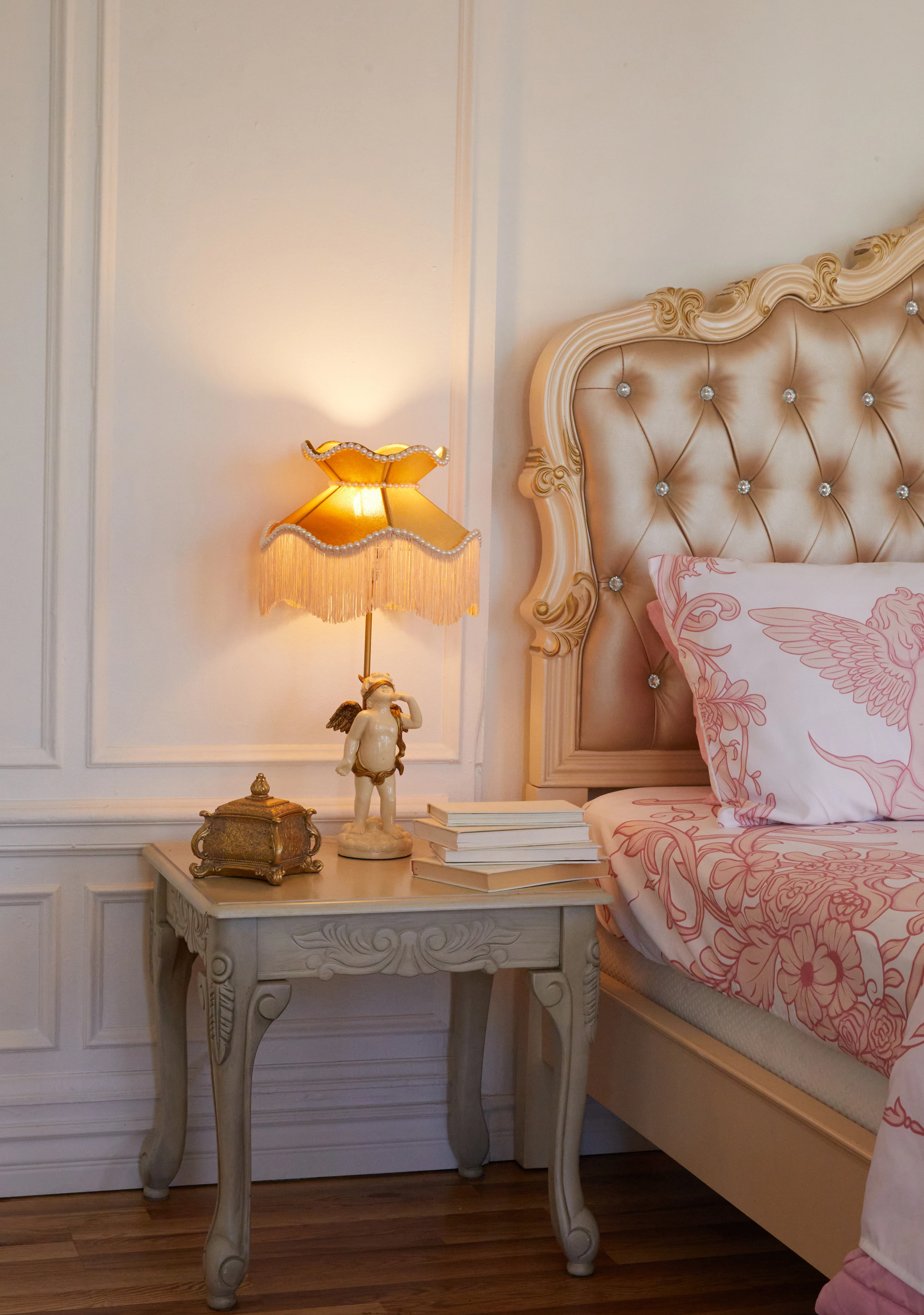 Vision Of Beauty Table Lamp - Image 5