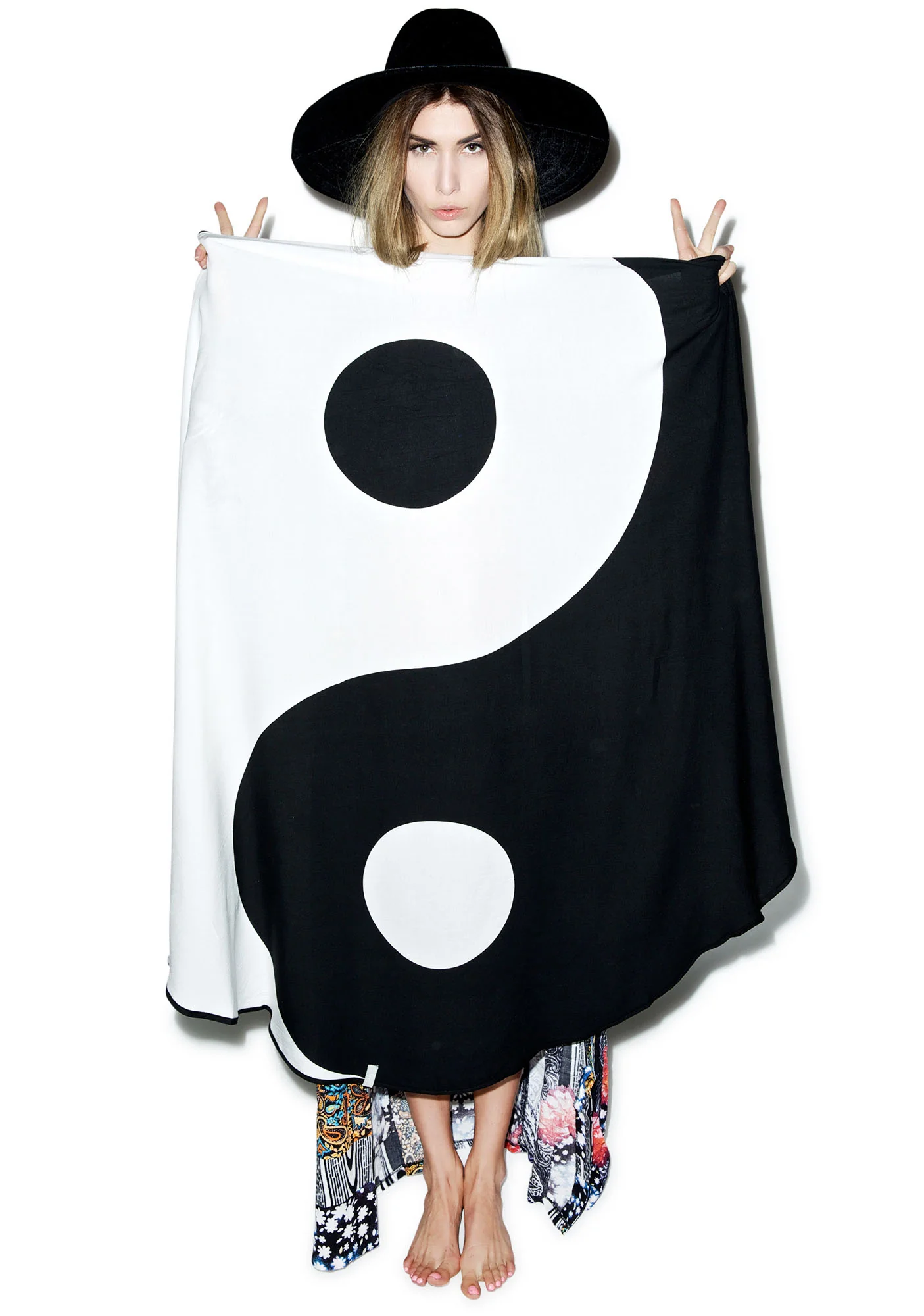 Ying Yang Circle Sarong - Image 3
